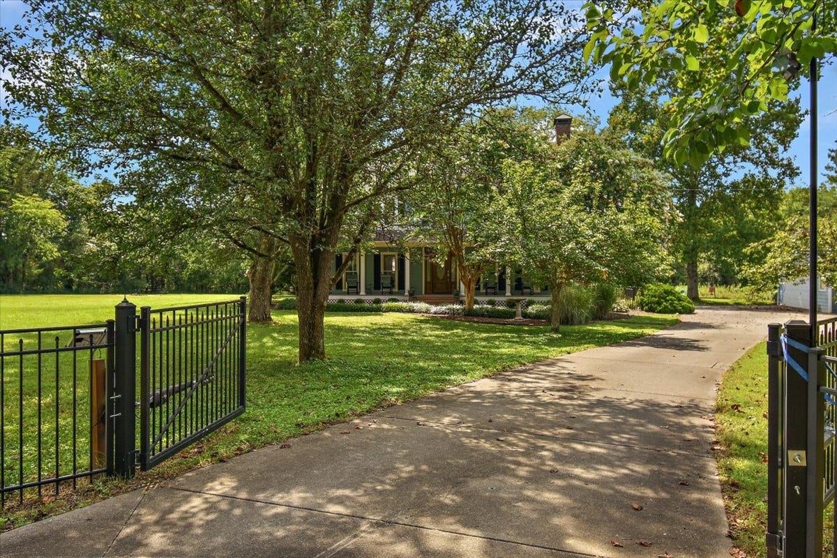 3228 E Compton Rd, Murfreesboro, TN 37130 3228 E Compton Rd, Murfreesboro, TN 37130