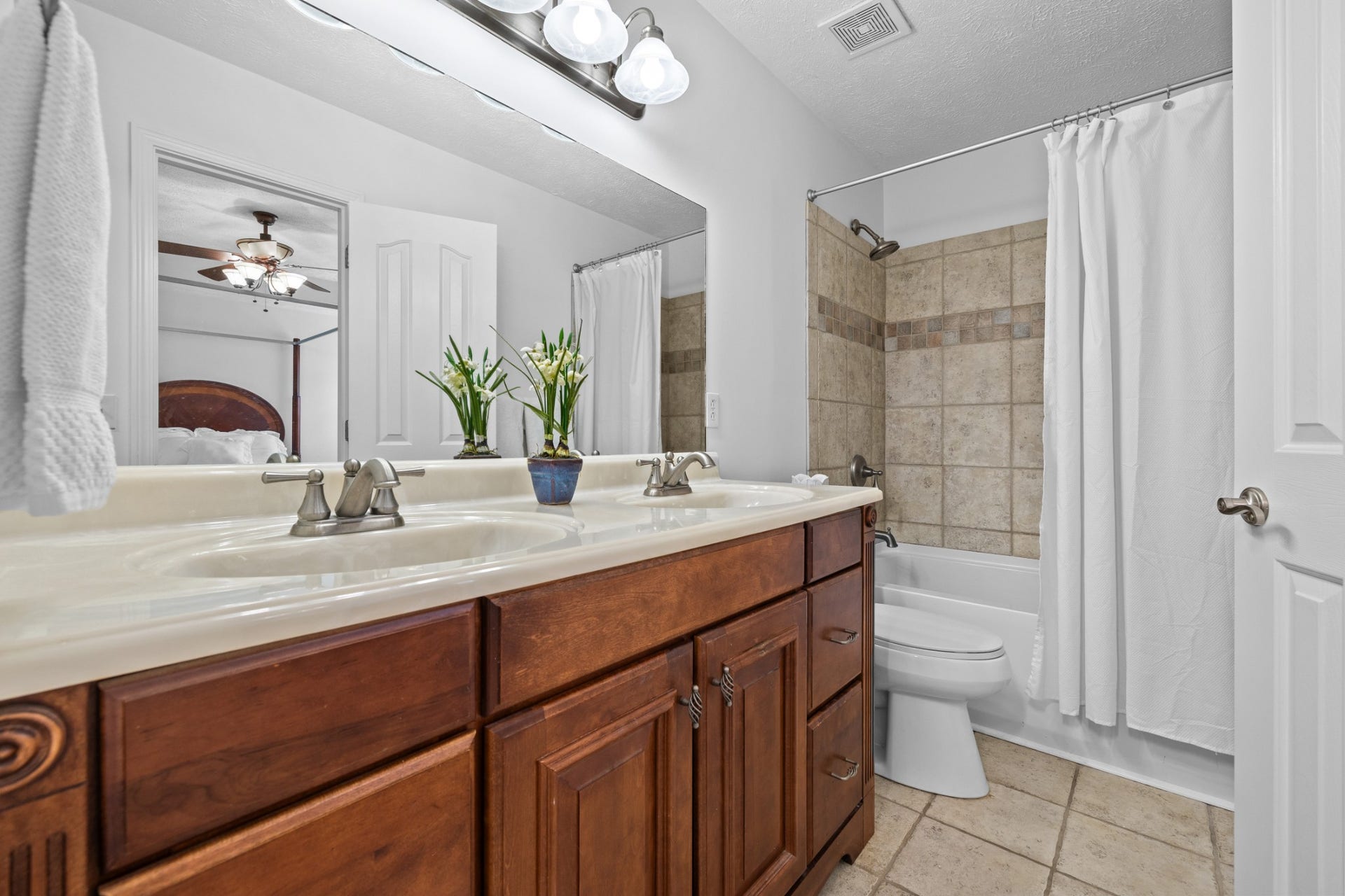 2735 Roscommon Dr, Murfreesboro, TN 37128 2735 Roscommon Dr, Murfreesboro, TN 37128