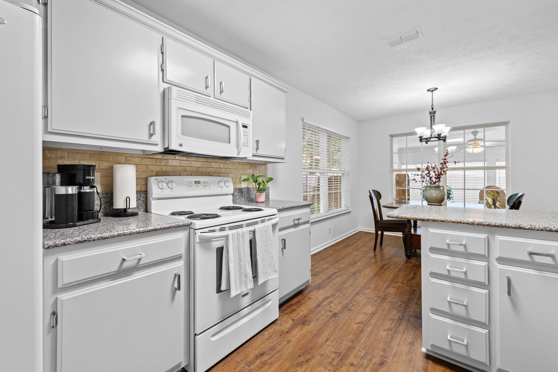 2735 Roscommon Dr, Murfreesboro, TN 37128 2735 Roscommon Dr, Murfreesboro, TN 37128