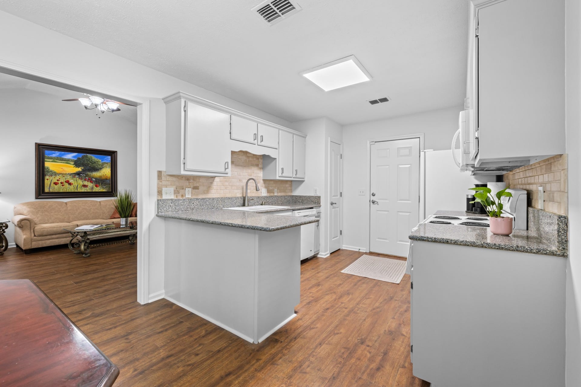 2735 Roscommon Dr, Murfreesboro, TN 37128 2735 Roscommon Dr, Murfreesboro, TN 37128