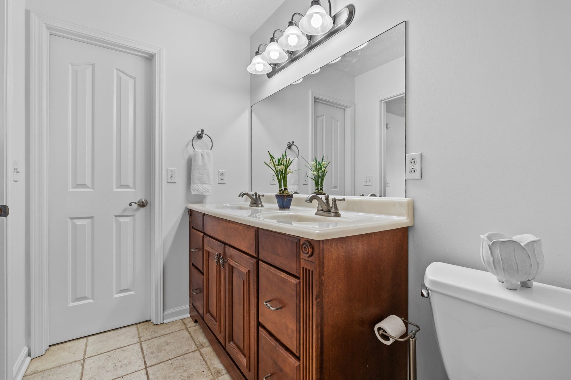 2735 Roscommon Dr, Murfreesboro, TN 37128 2735 Roscommon Dr, Murfreesboro, TN 37128