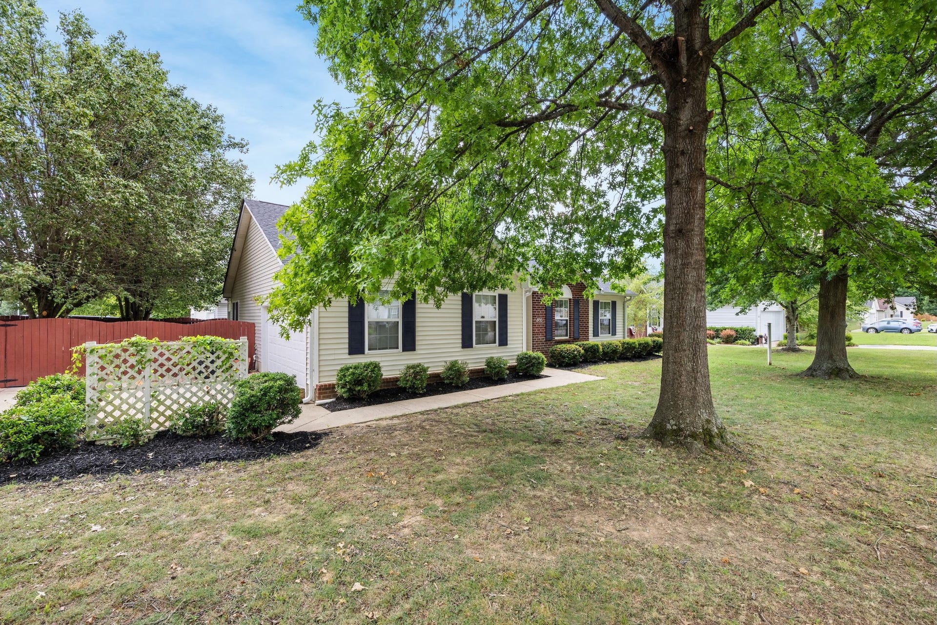 2735 Roscommon Dr, Murfreesboro, TN 37128 2735 Roscommon Dr, Murfreesboro, TN 37128