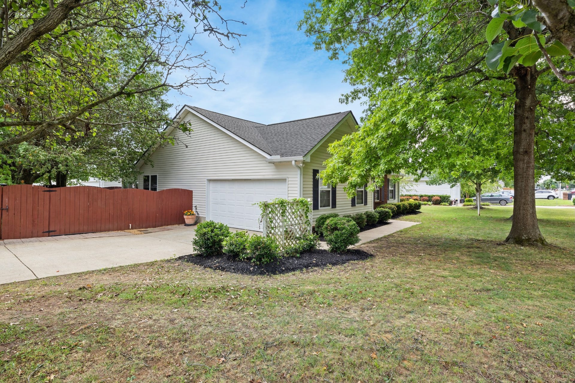 2735 Roscommon Dr, Murfreesboro, TN 37128 2735 Roscommon Dr, Murfreesboro, TN 37128