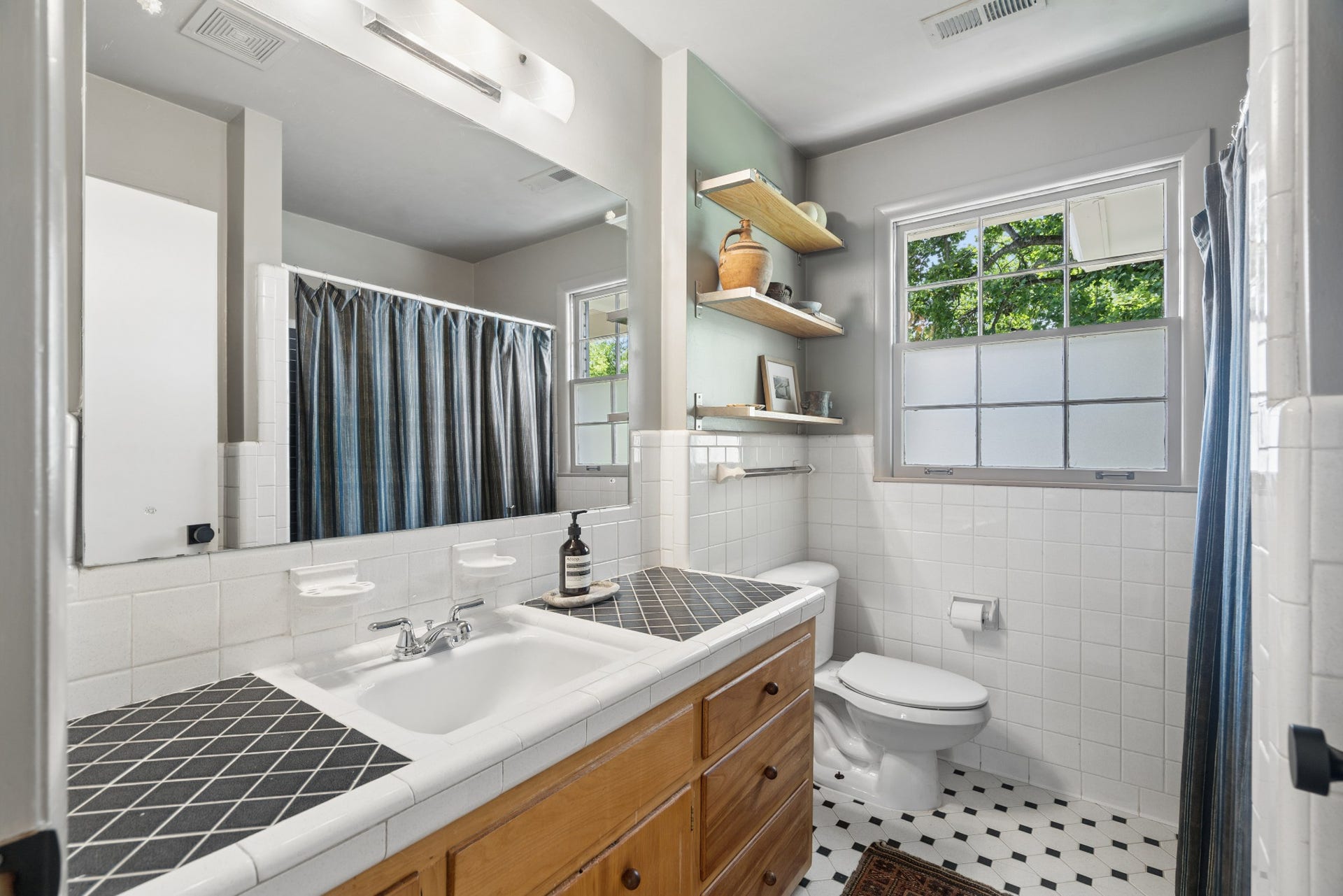 154 Lake Park Dr, Nashville, TN 37211 154 Lake Park Dr, Nashville, TN 37211