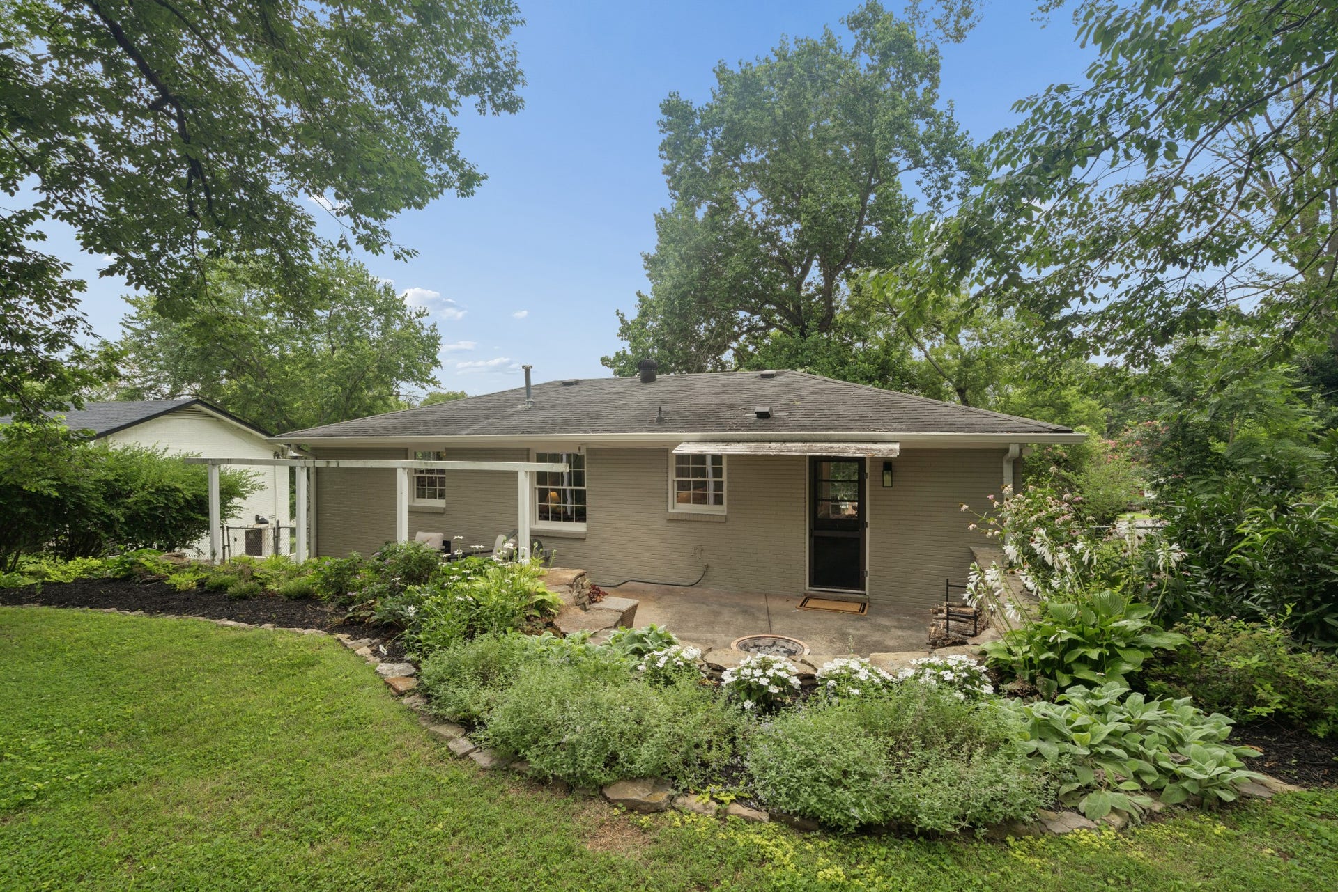 154 Lake Park Dr, Nashville, TN 37211 154 Lake Park Dr, Nashville, TN 37211