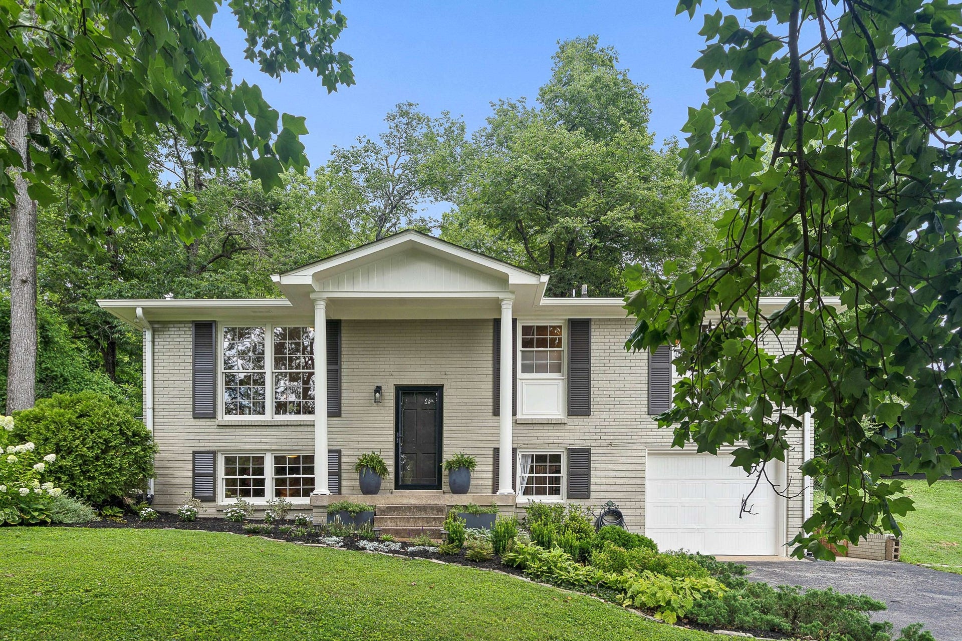 154 Lake Park Dr, Nashville, TN 37211 154 Lake Park Dr, Nashville, TN 37211