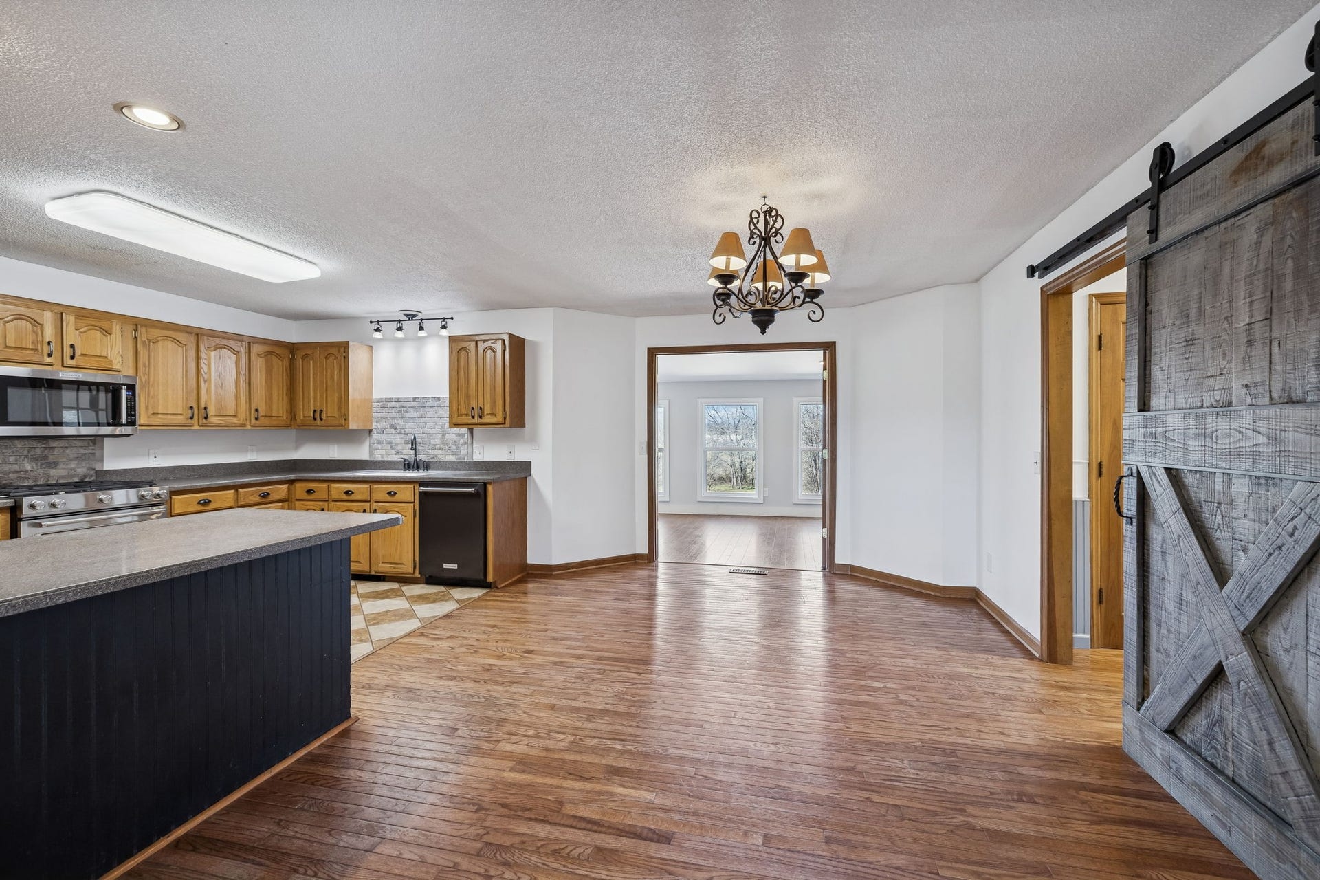 3188 Hampshire Pike, Mount Pleasant, TN 38474 3188 Hampshire Pike, Mount Pleasant, TN 38474