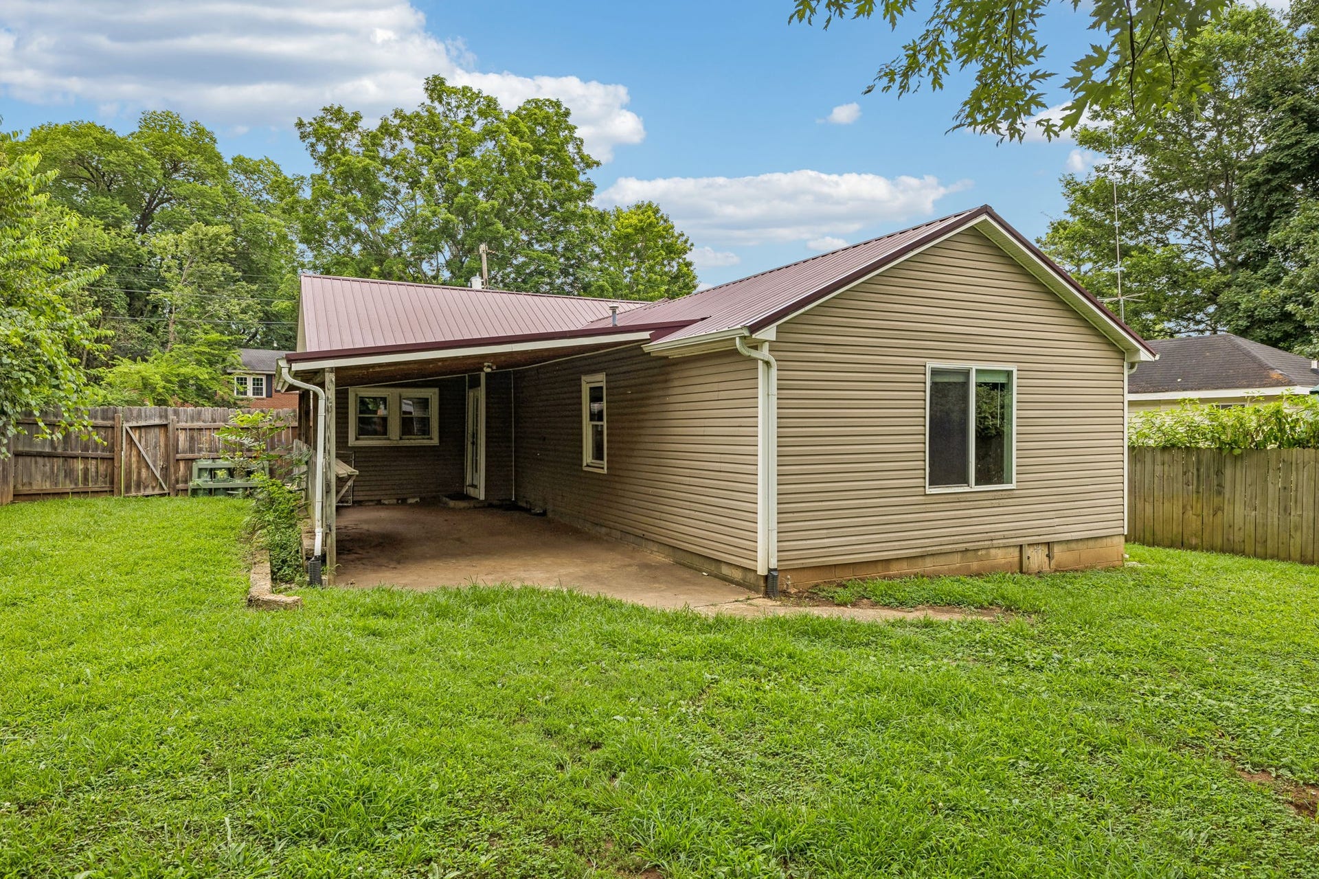 305 Eugene Rd, Columbia, TN 38401 305 Eugene Rd, Columbia, TN 38401