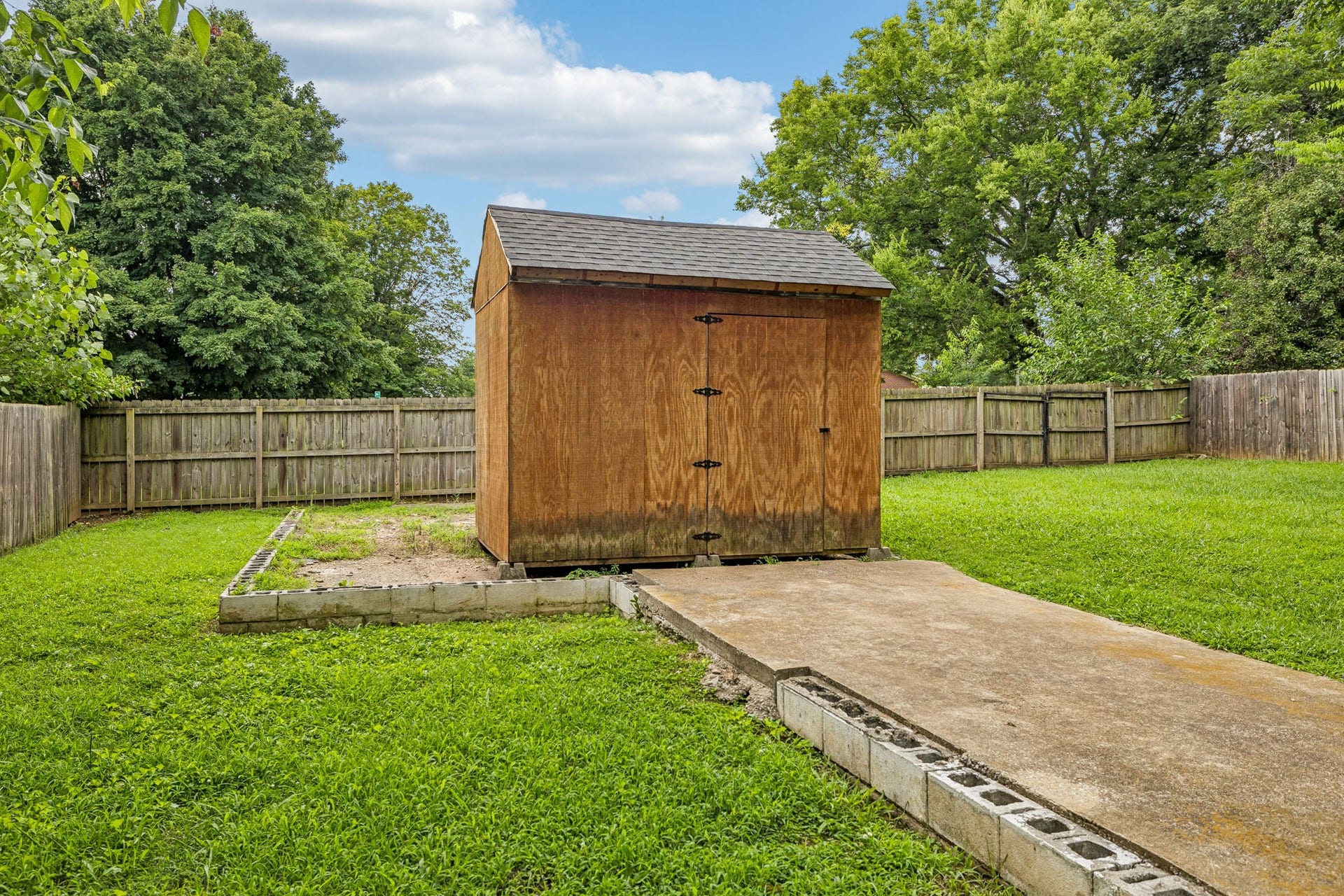 305 Eugene Rd, Columbia, TN 38401 305 Eugene Rd, Columbia, TN 38401