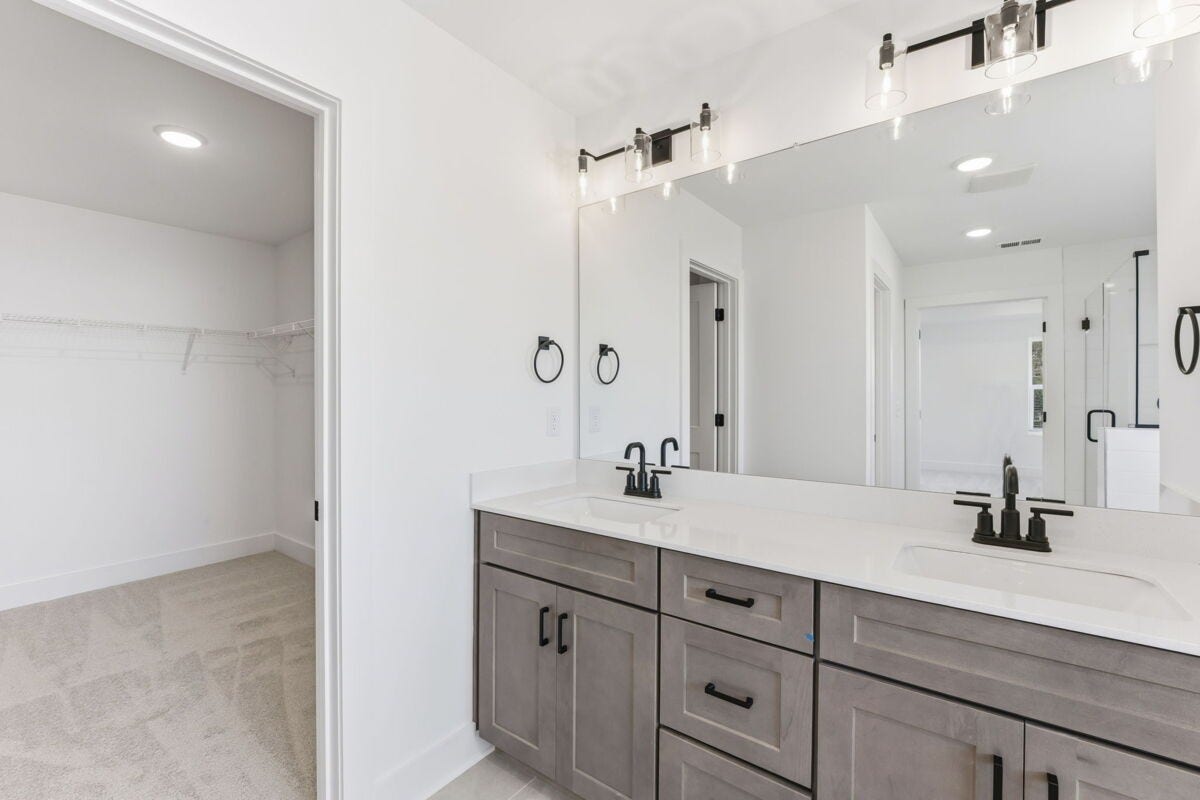 909 Watercourse Ct, Nashville, TN 37214 Photo is for representational purposes only.