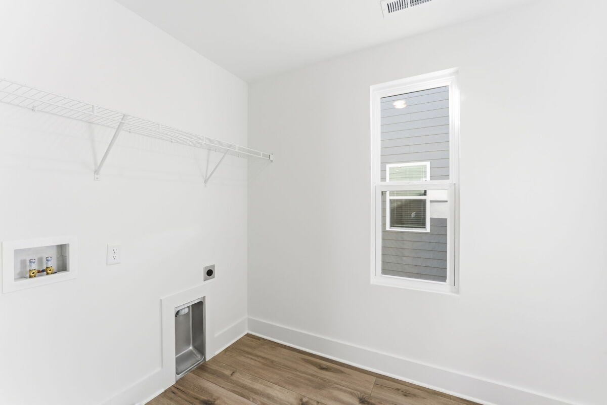 909 Watercourse Ct, Nashville, TN 37214 Photo is for representational purposes only.