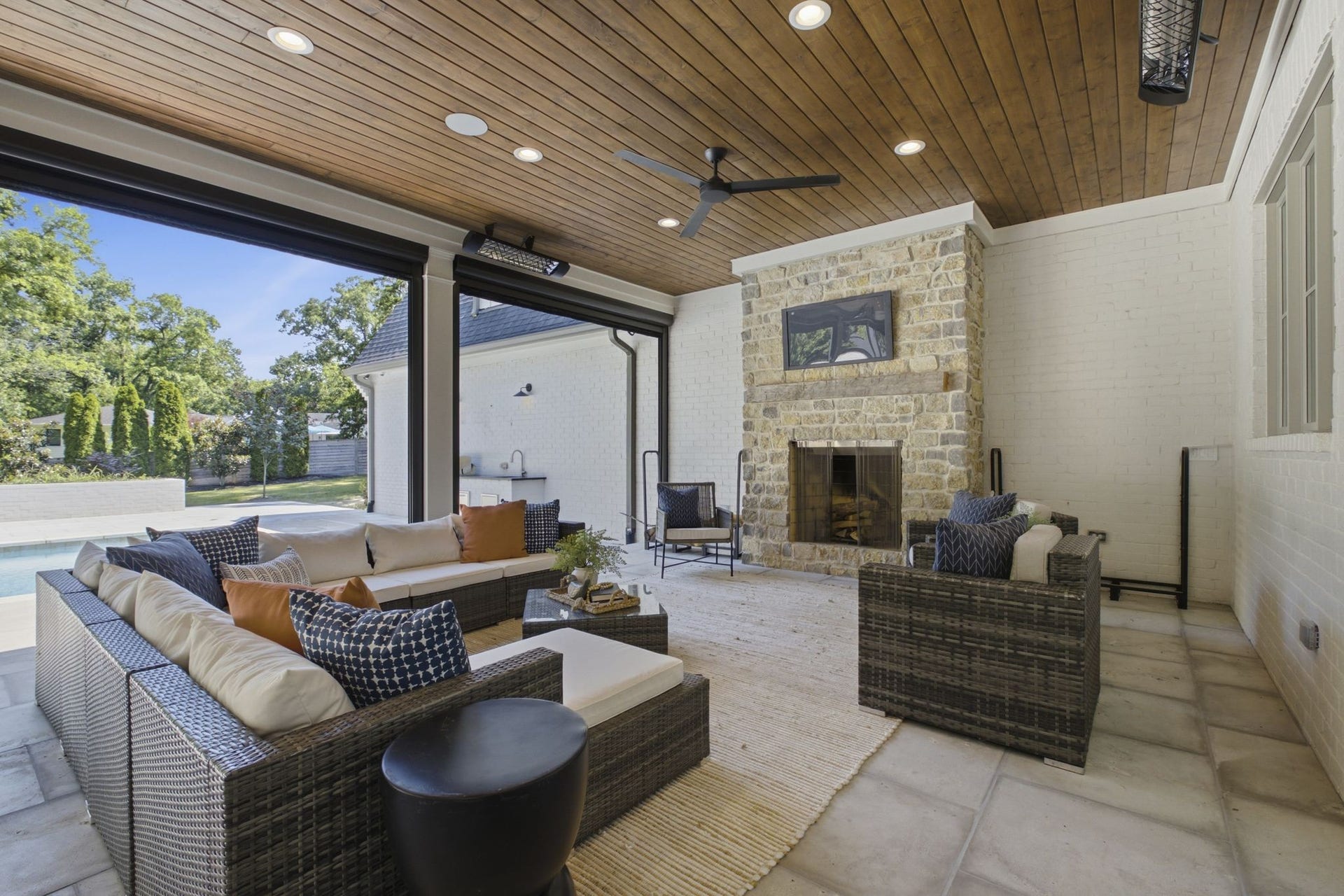 508 Davidson Road, Nashville, TN 37205 The covered outdoor living room is huge so there is plenty of room for living and dining room furniture. The automated shades and heaters are new additions that allow this to be a four seasons room that you can enjoy all year.