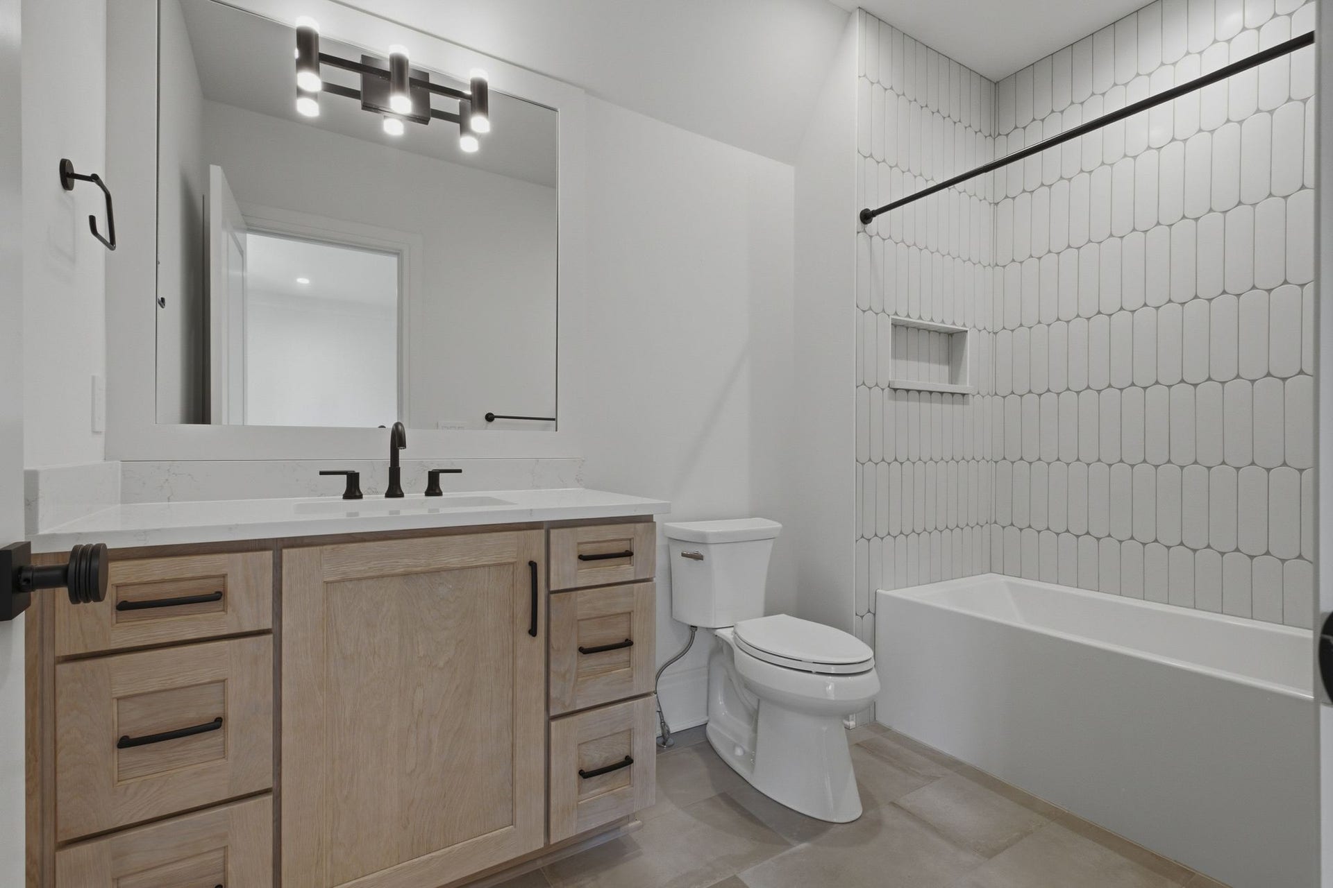 508 Davidson Road, Nashville, TN 37205 This is one of the secondary en-suite bathrooms upstairs.
