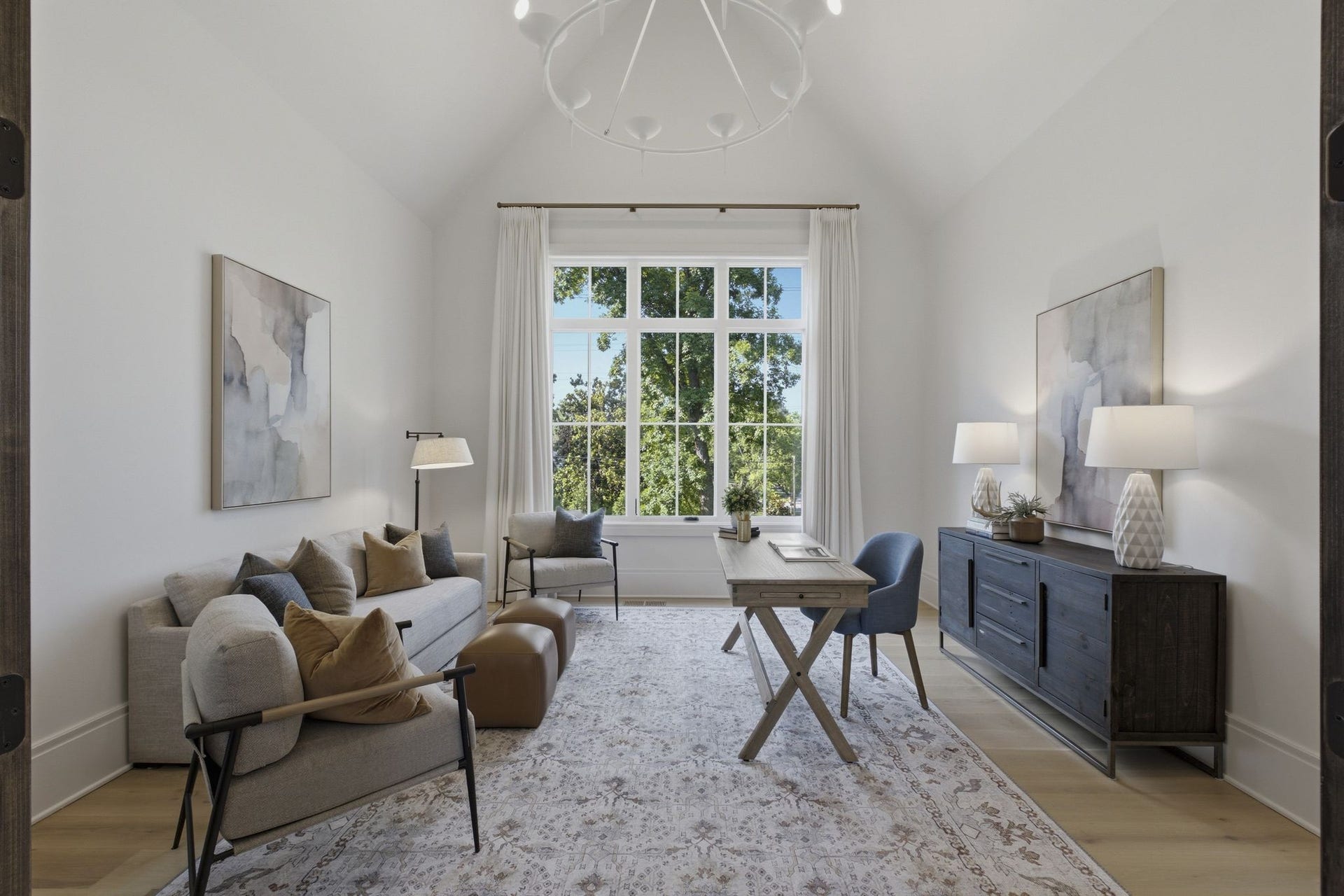 508 Davidson Road, Nashville, TN 37205 The open concept floor plan is complimented by private rooms such as this flex one on the main floor near the primary bedroom. It can be used as a home office/library, sitting or music room or even a separate breakfast room.