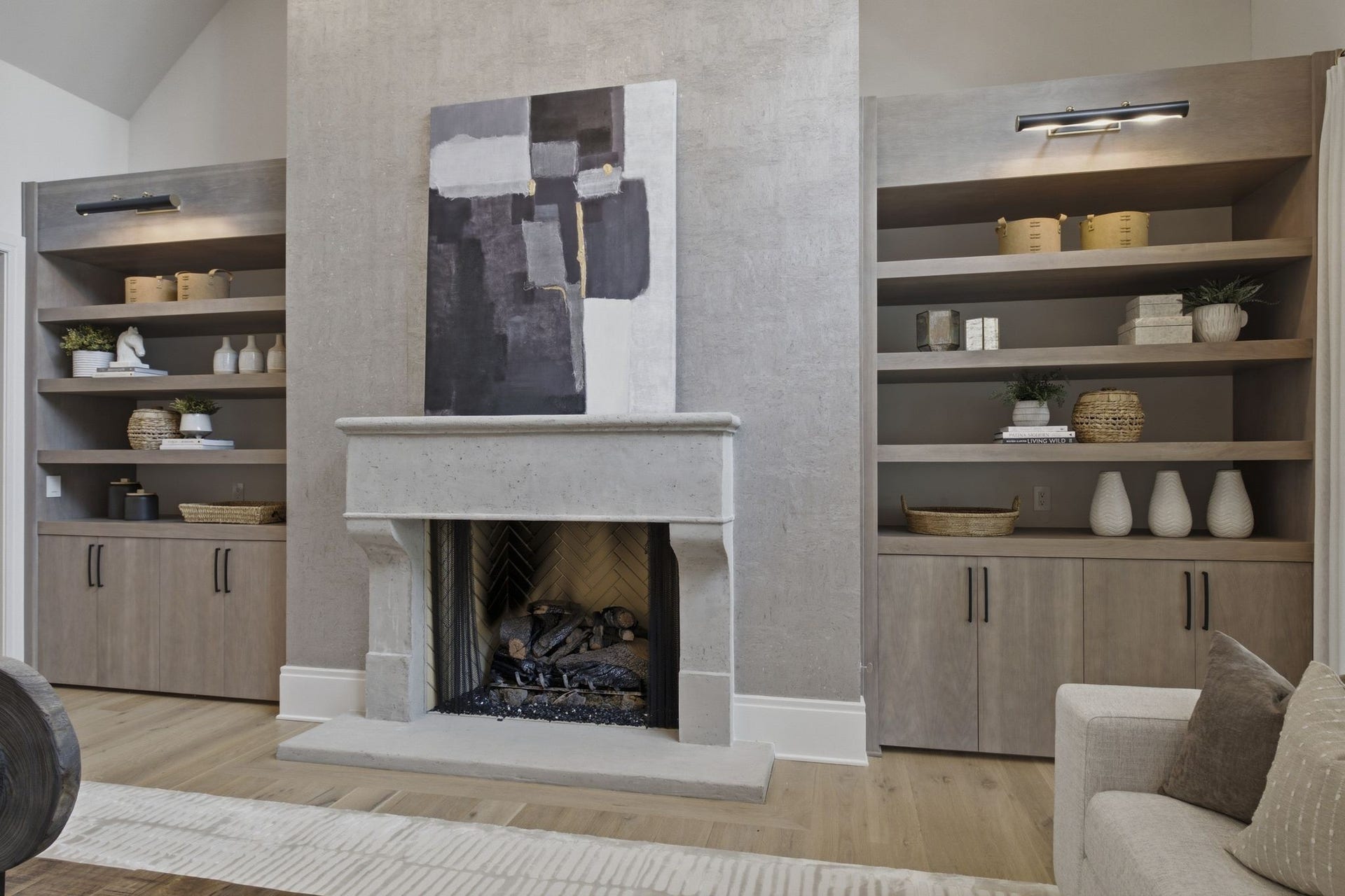 508 Davidson Road, Nashville, TN 37205 The architectural details throughout create a warm and luxurious aesthetic.