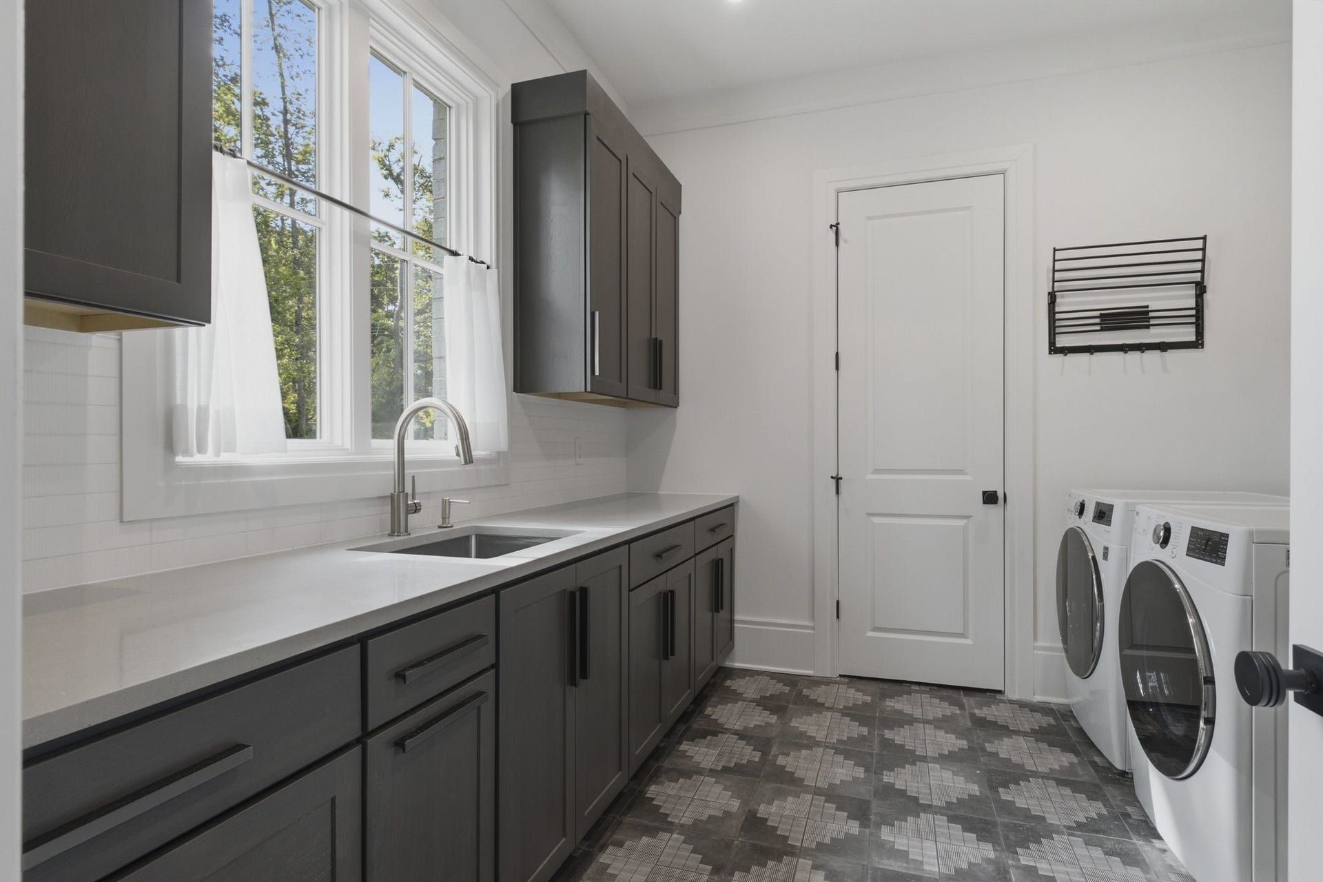 508 Davidson Road, Nashville, TN 37205 This is the laundry room on the main level of the home.