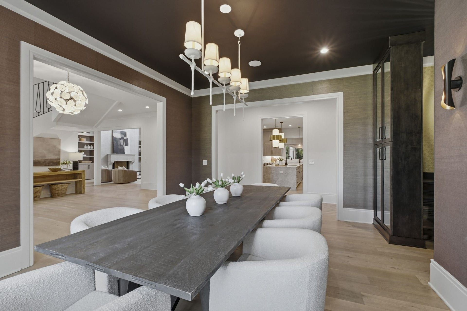 508 Davidson Road, Nashville, TN 37205 With plenty of space for an oversized dining table, there is room to entertain.