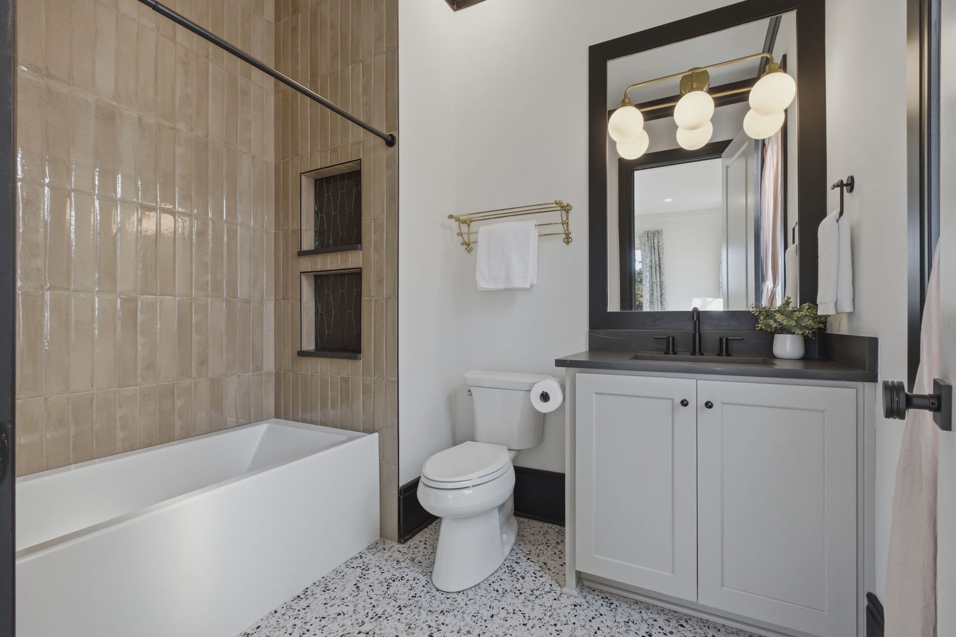 508 Davidson Road, Nashville, TN 37205 Each of the en-suite bathrooms have custom finishes.