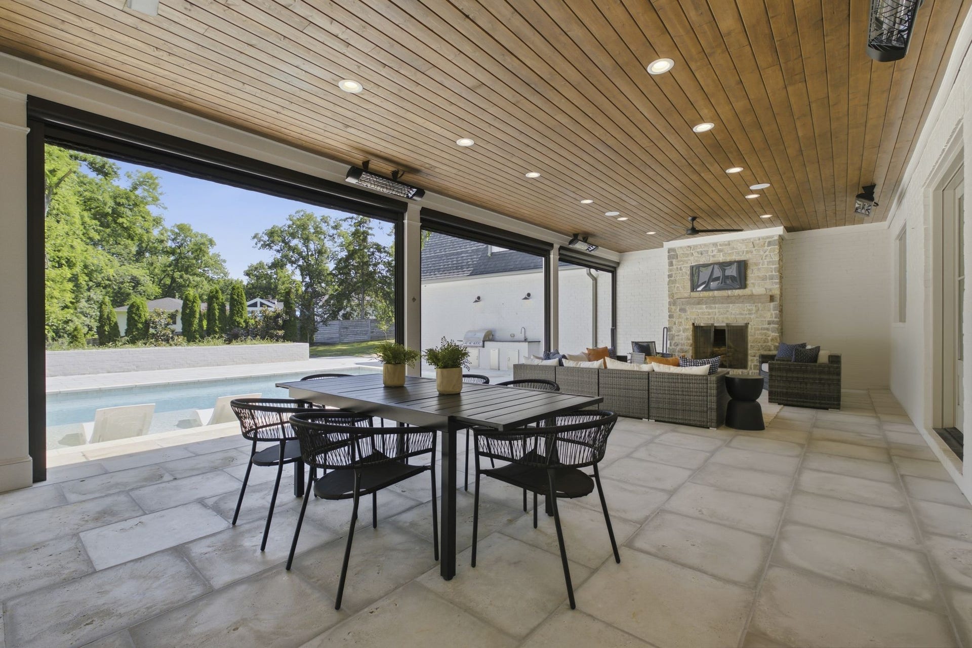 508 Davidson Road, Nashville, TN 37205 Again, there is so much room to enjoy this comfortable transitional space between the house and the pool.