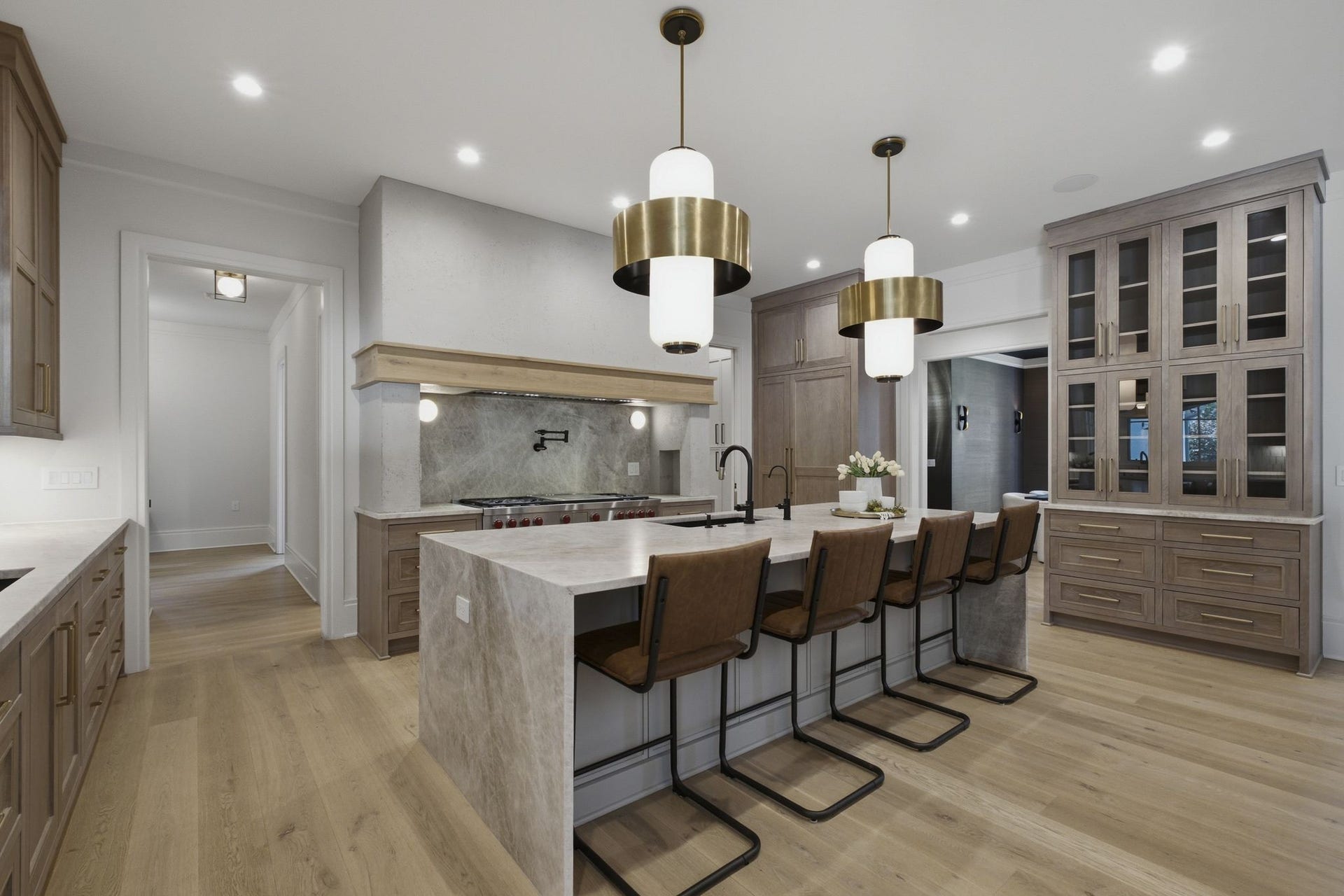 508 Davidson Road, Nashville, TN 37205 A true chefs kitchen with generous prep space, custom lighting, a beautiful hutch and a separate scullery.
