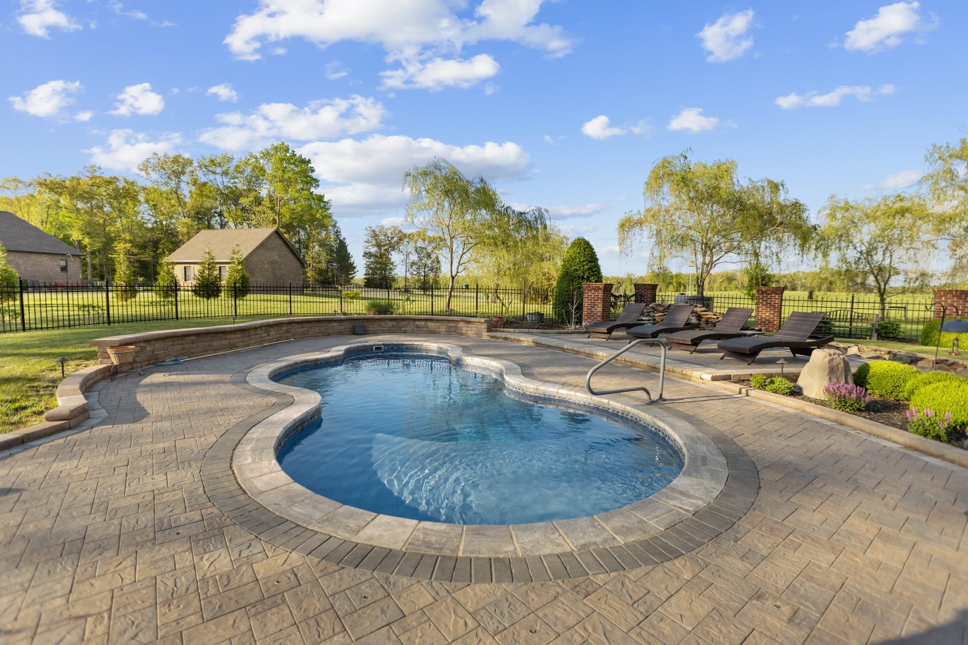 446 Waterford Dr, Manchester, TN 37355 446 Waterford Dr, Manchester, TN 37355