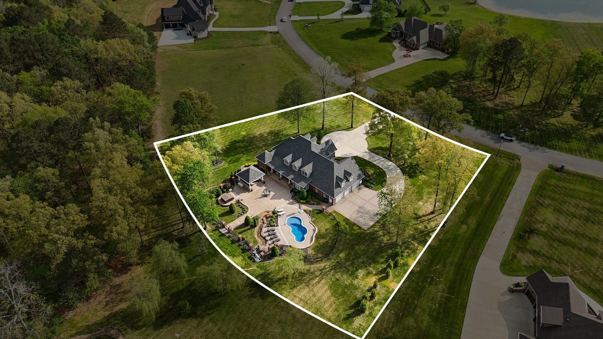 446 Waterford Dr, Manchester, TN 37355 446 Waterford Dr, Manchester, TN 37355