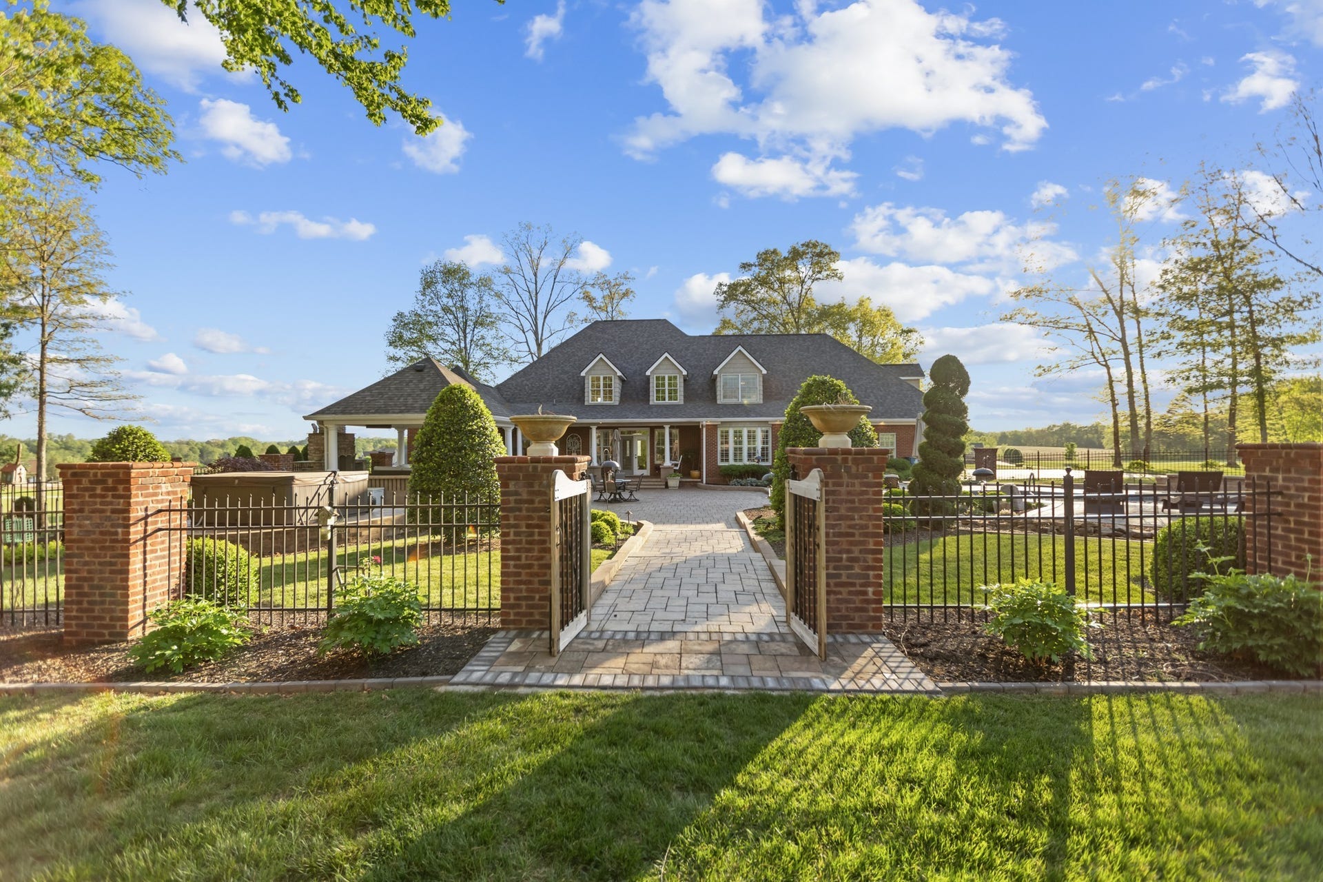 446 Waterford Dr, Manchester, TN 37355 446 Waterford Dr, Manchester, TN 37355