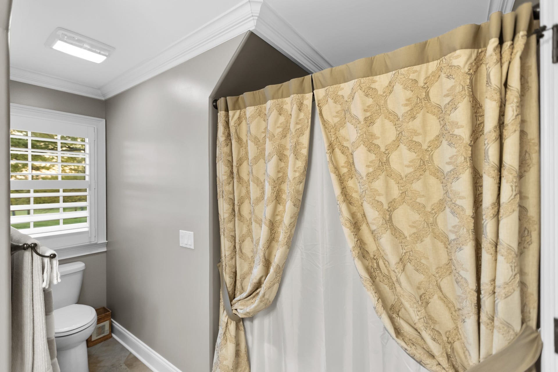 446 Waterford Dr, Manchester, TN 37355 446 Waterford Dr, Manchester, TN 37355