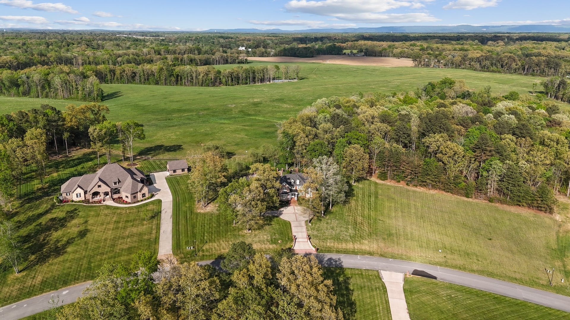 446 Waterford Dr, Manchester, TN 37355 446 Waterford Dr, Manchester, TN 37355