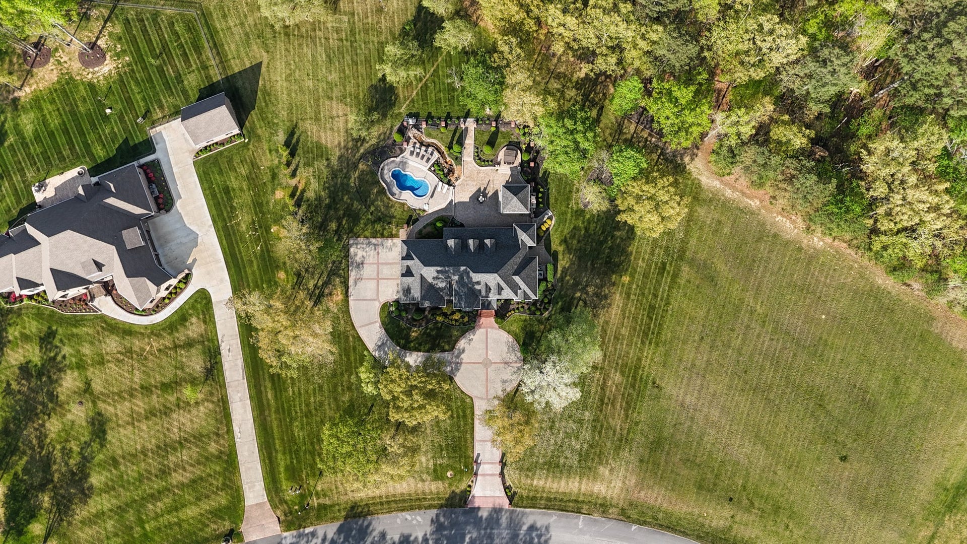 446 Waterford Dr, Manchester, TN 37355 446 Waterford Dr, Manchester, TN 37355