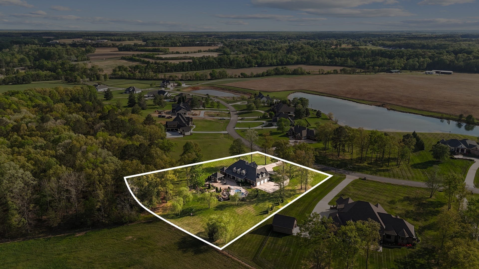 446 Waterford Dr, Manchester, TN 37355 446 Waterford Dr, Manchester, TN 37355