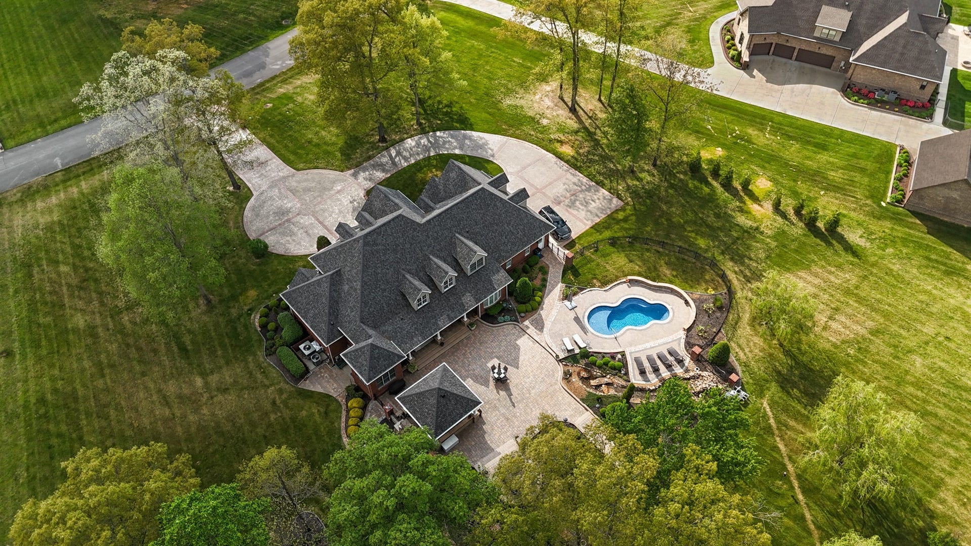 446 Waterford Dr, Manchester, TN 37355 446 Waterford Dr, Manchester, TN 37355