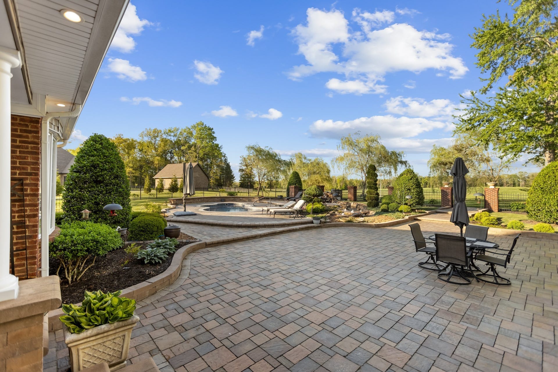 446 Waterford Dr, Manchester, TN 37355 446 Waterford Dr, Manchester, TN 37355
