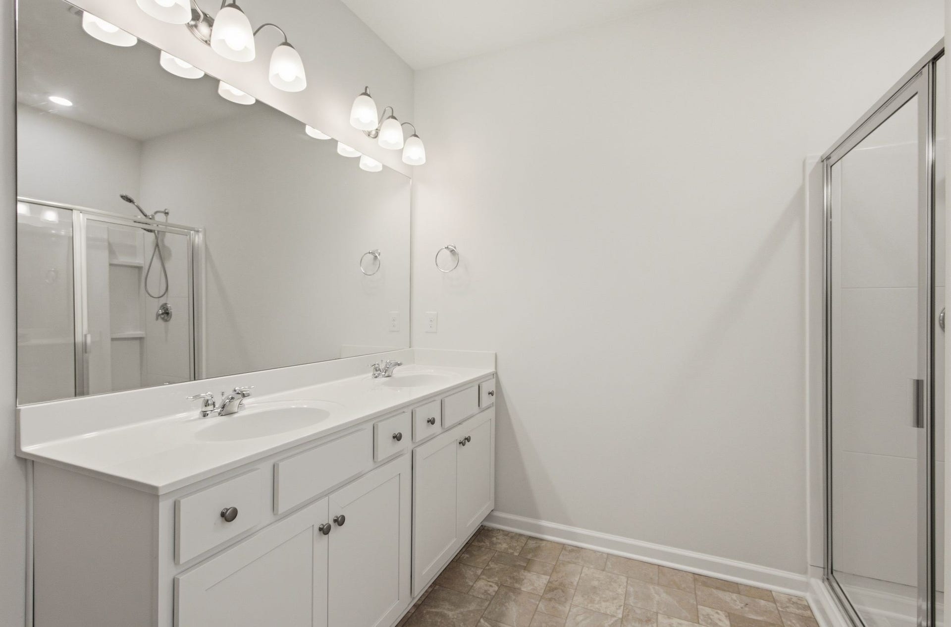 716 Prominence Rd, Columbia, TN 38401 Primary Suite Bathroom