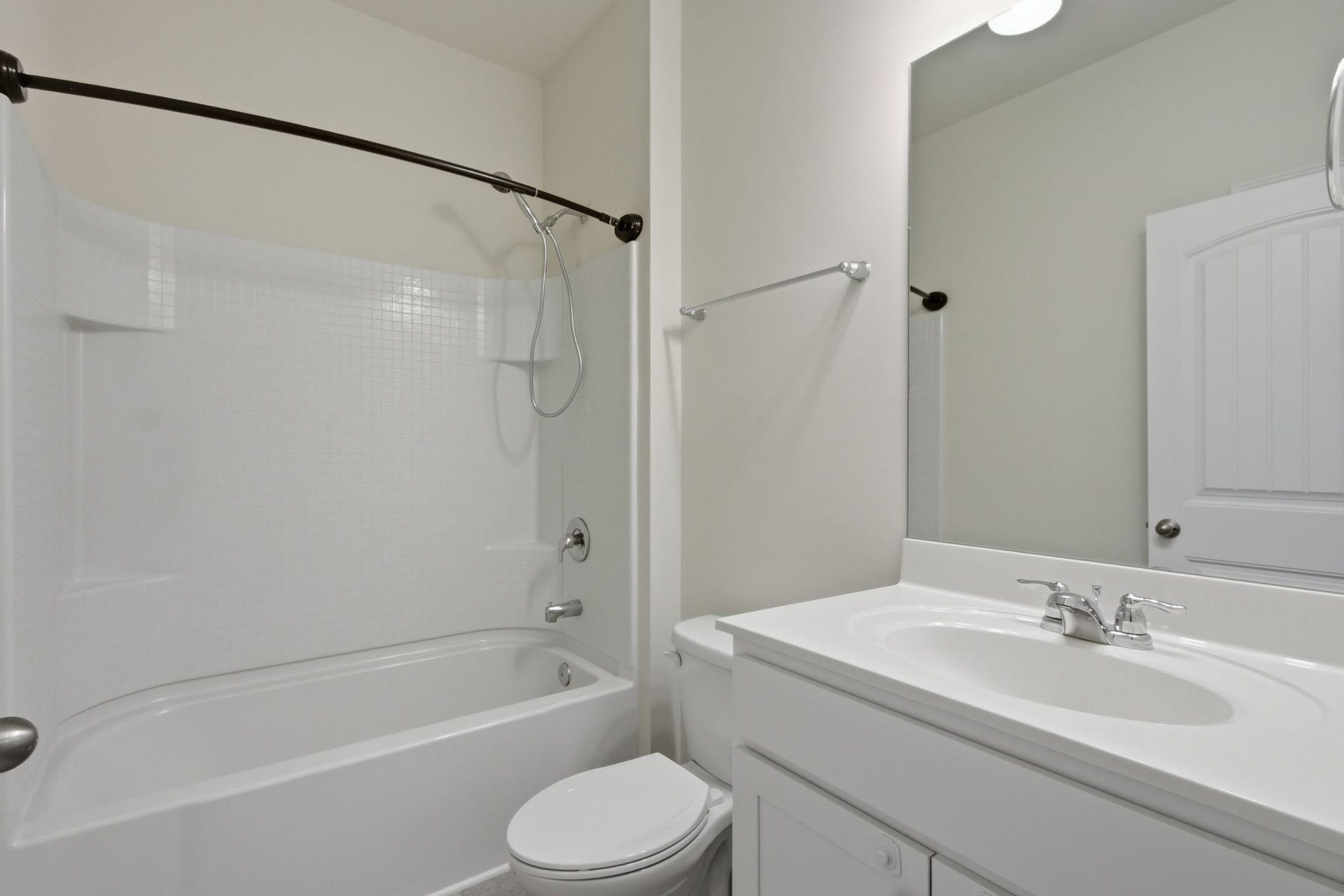 716 Prominence Rd, Columbia, TN 38401 Full Bathroom 2 with a Combo Shower and Tub
