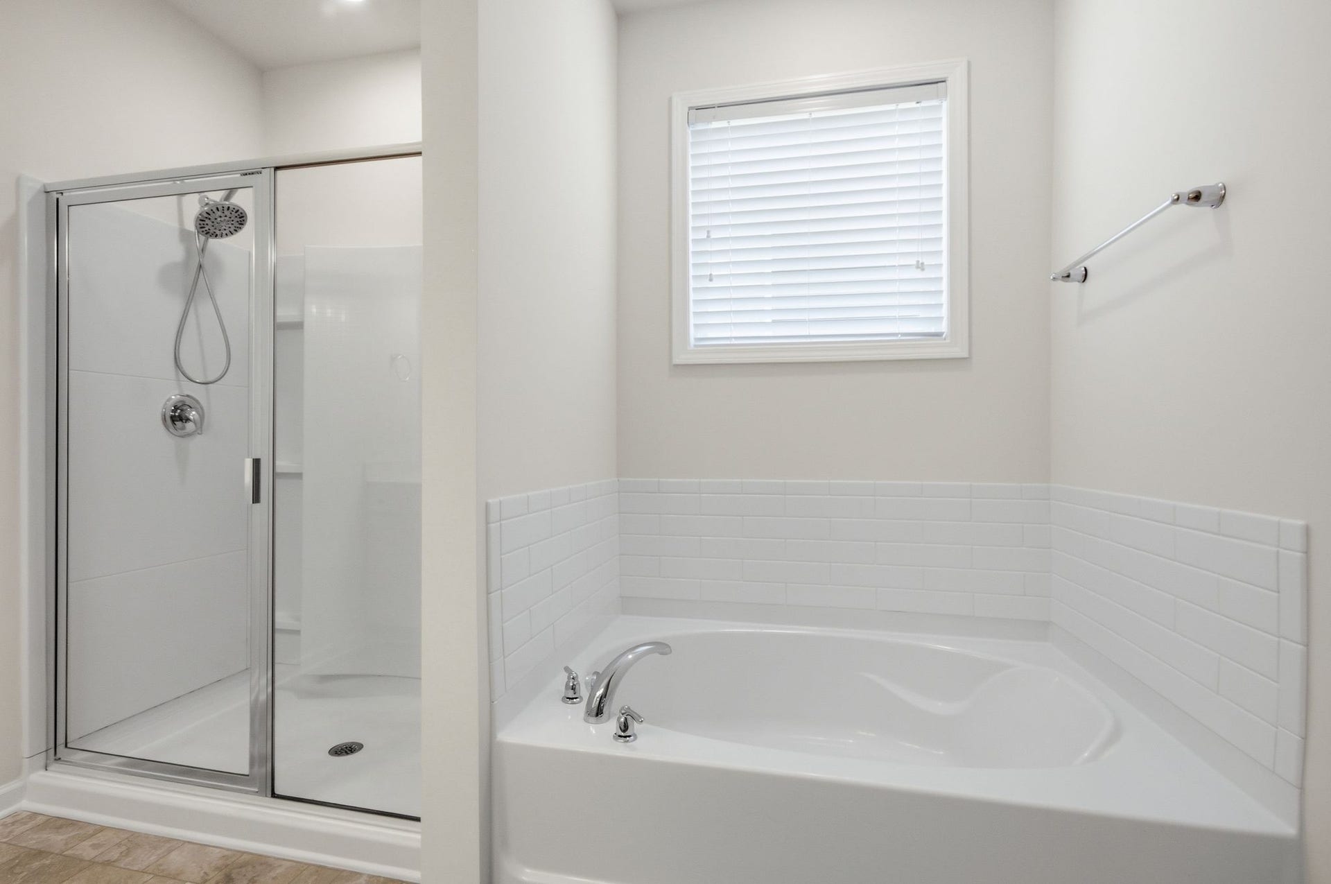 716 Prominence Rd, Columbia, TN 38401 Primary Suite Bathroom - Tub and Shower