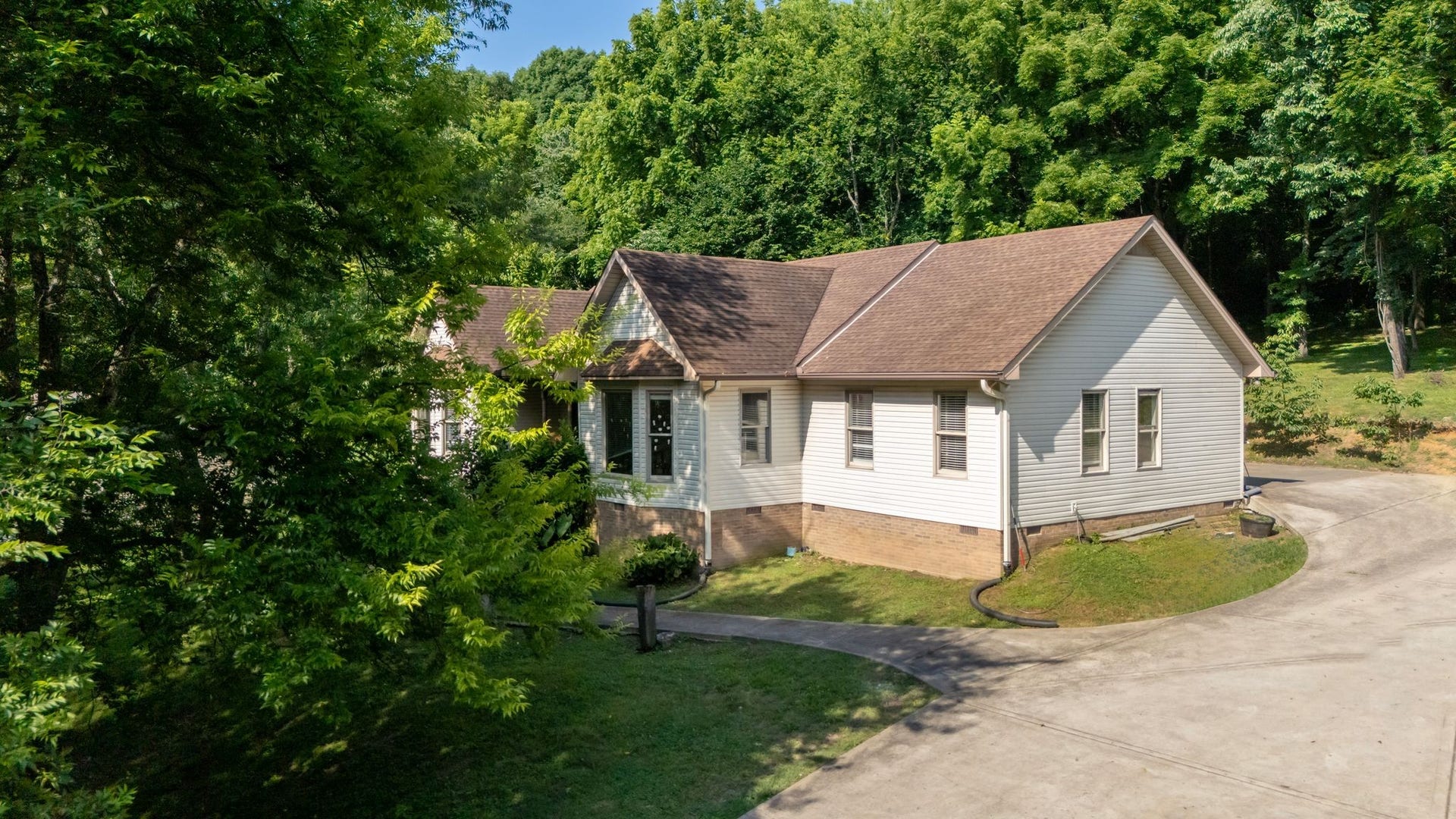 1440 College Park Dr, Columbia, TN 38401 1440 College Park Dr, Columbia, TN 38401