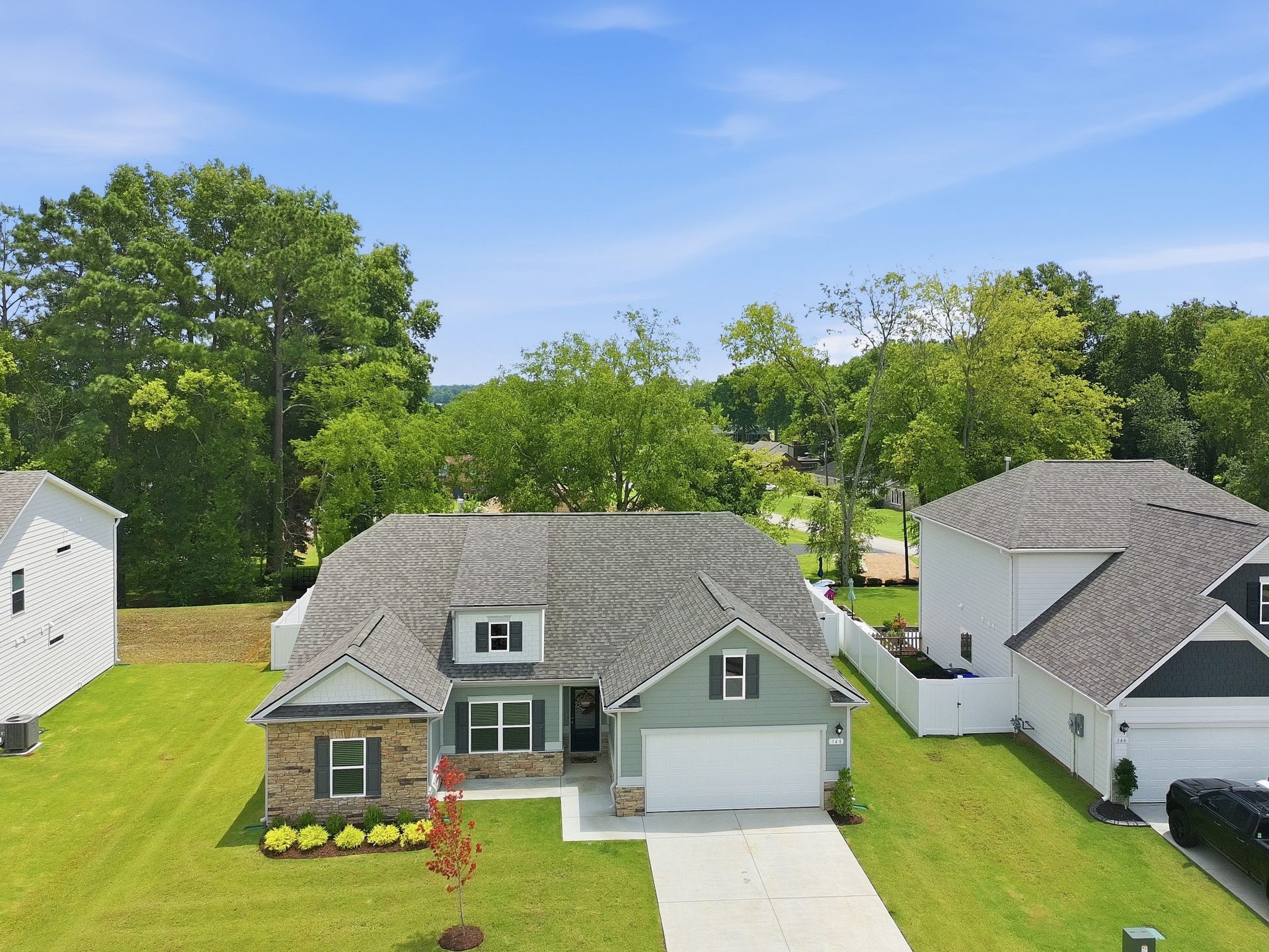 548 Nightengale Ridge Dr, Columbia, TN 38401