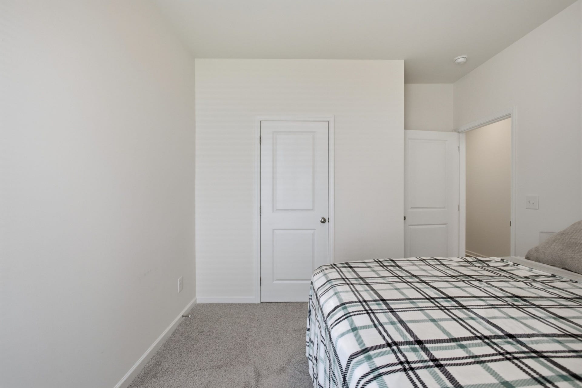 548 Nightengale Ridge Dr, Columbia, TN 38401