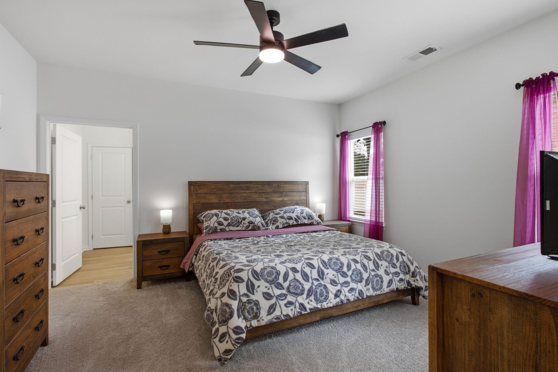 548 Nightengale Ridge Dr, Columbia, TN 38401