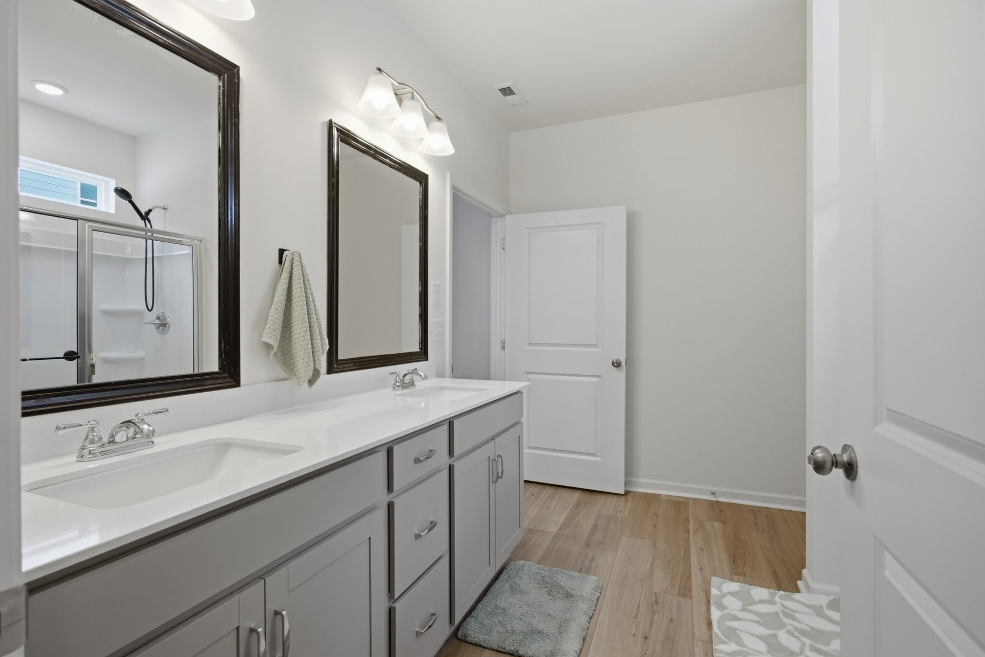 548 Nightengale Ridge Dr, Columbia, TN 38401
