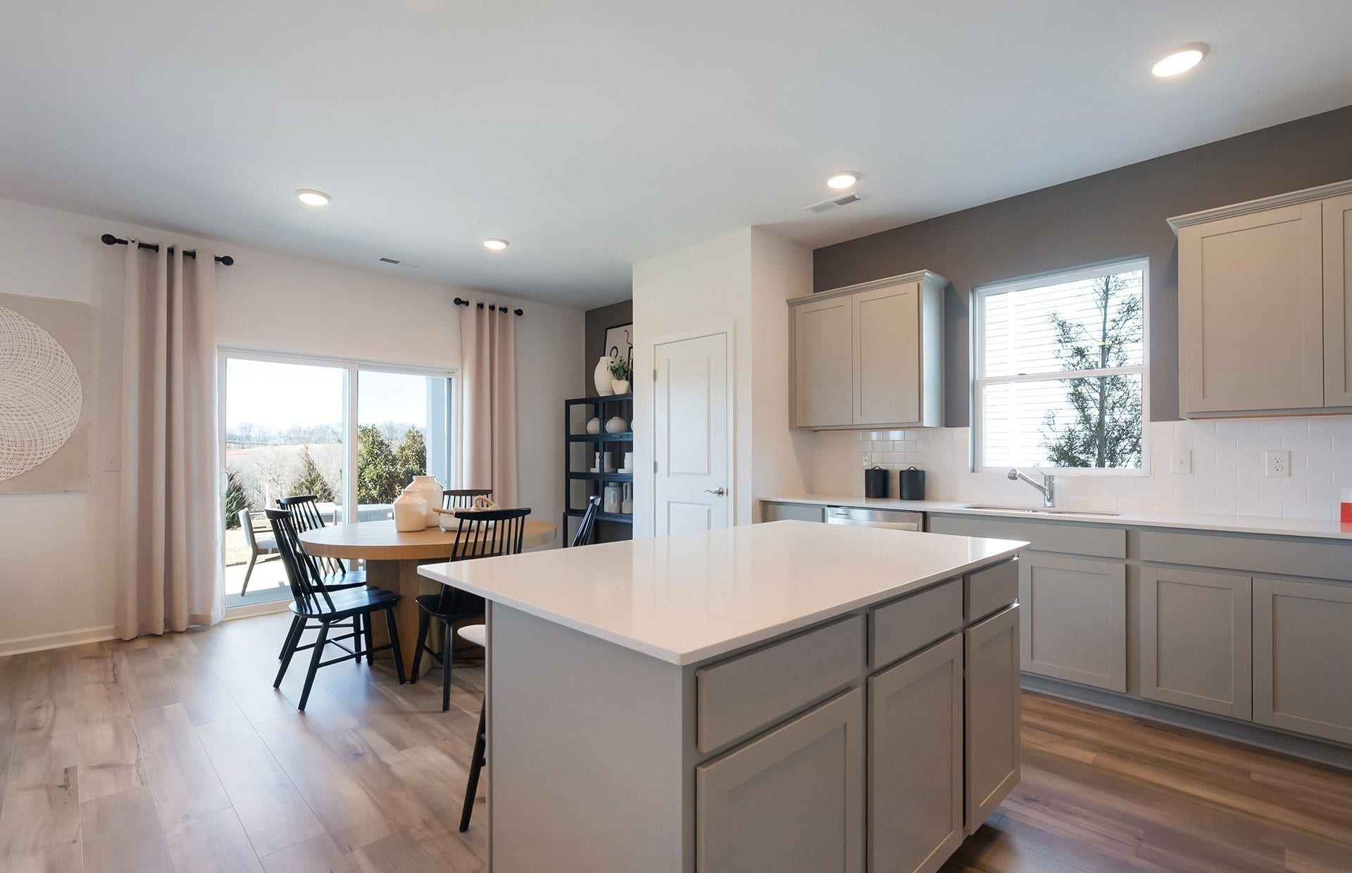 3274 Barrel Oak Pass, Columbia, TN 38401 Staged Oriole Model Home. Some selections may differ.