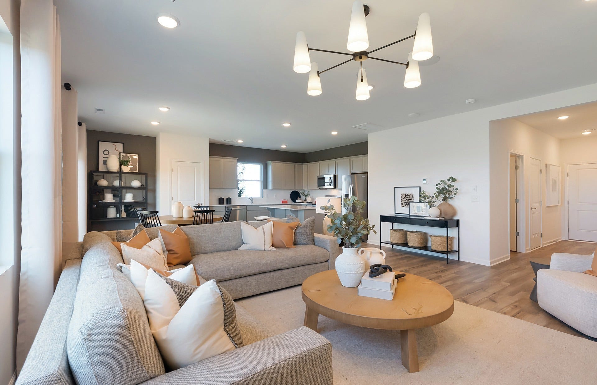 3274 Barrel Oak Pass, Columbia, TN 38401 Staged Oriole Model Home. Some selections may differ.