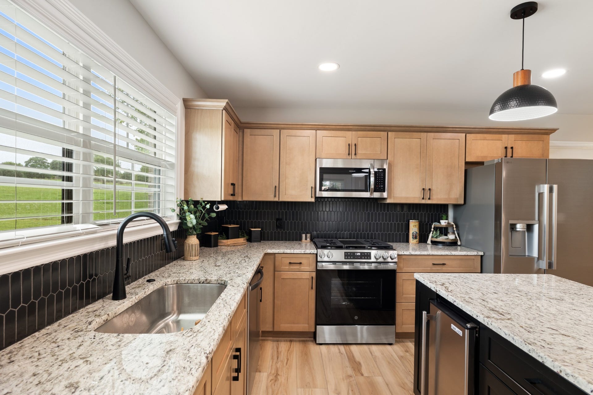 3793 Verona Caney Rd, Lewisburg, TN 37091 Another view of this outstanding kitchen