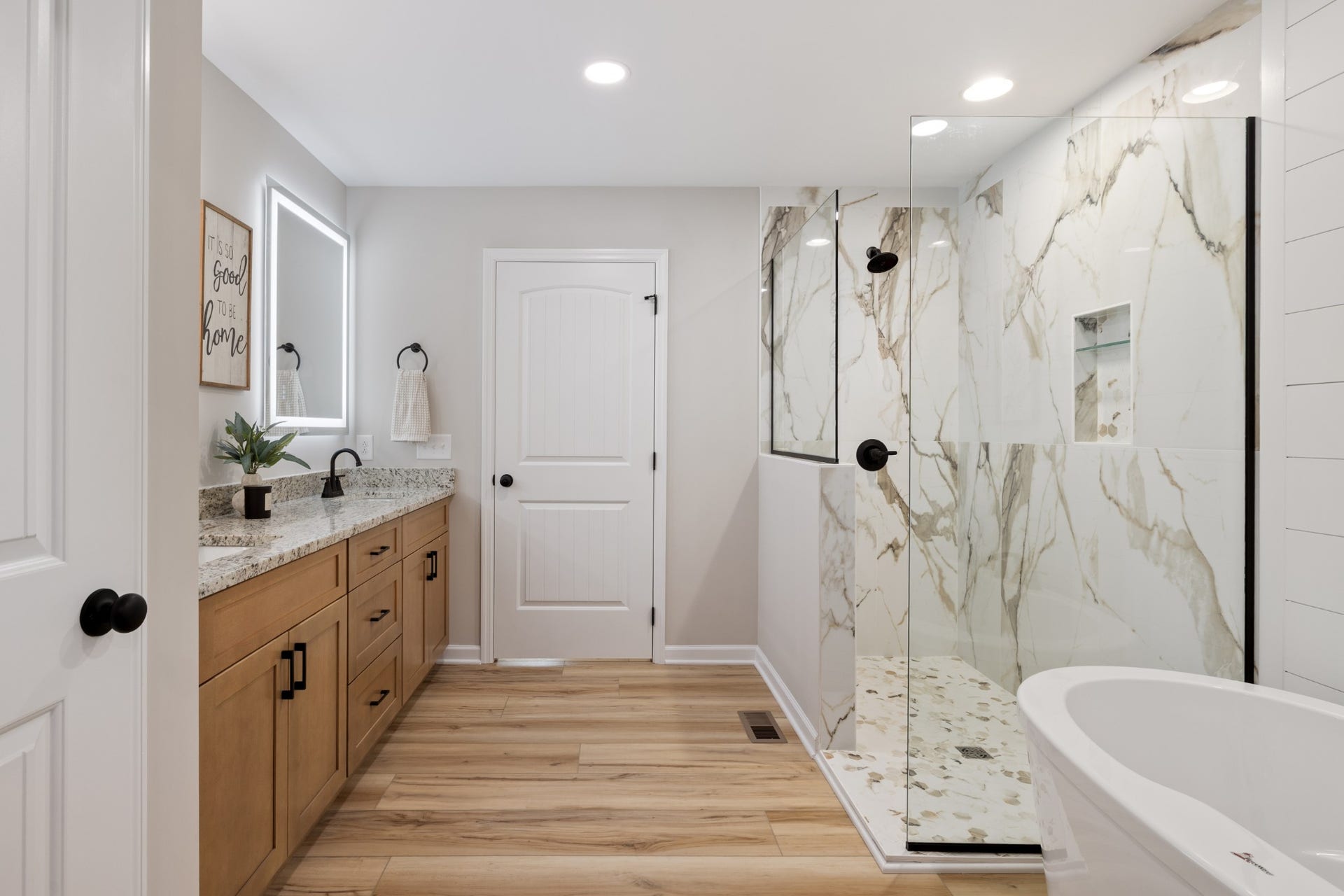 3793 Verona Caney Rd, Lewisburg, TN 37091 You will enjoy this large walk-in tile shower and when you really want to relax, soak in this convenient tub.