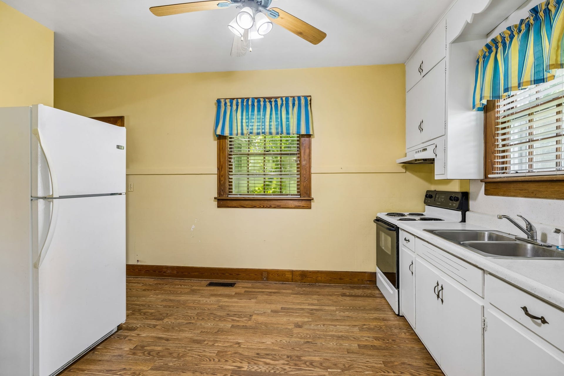 2116 Denham Ave, Columbia, TN 38401 2116 Denham Ave, Columbia, TN 38401