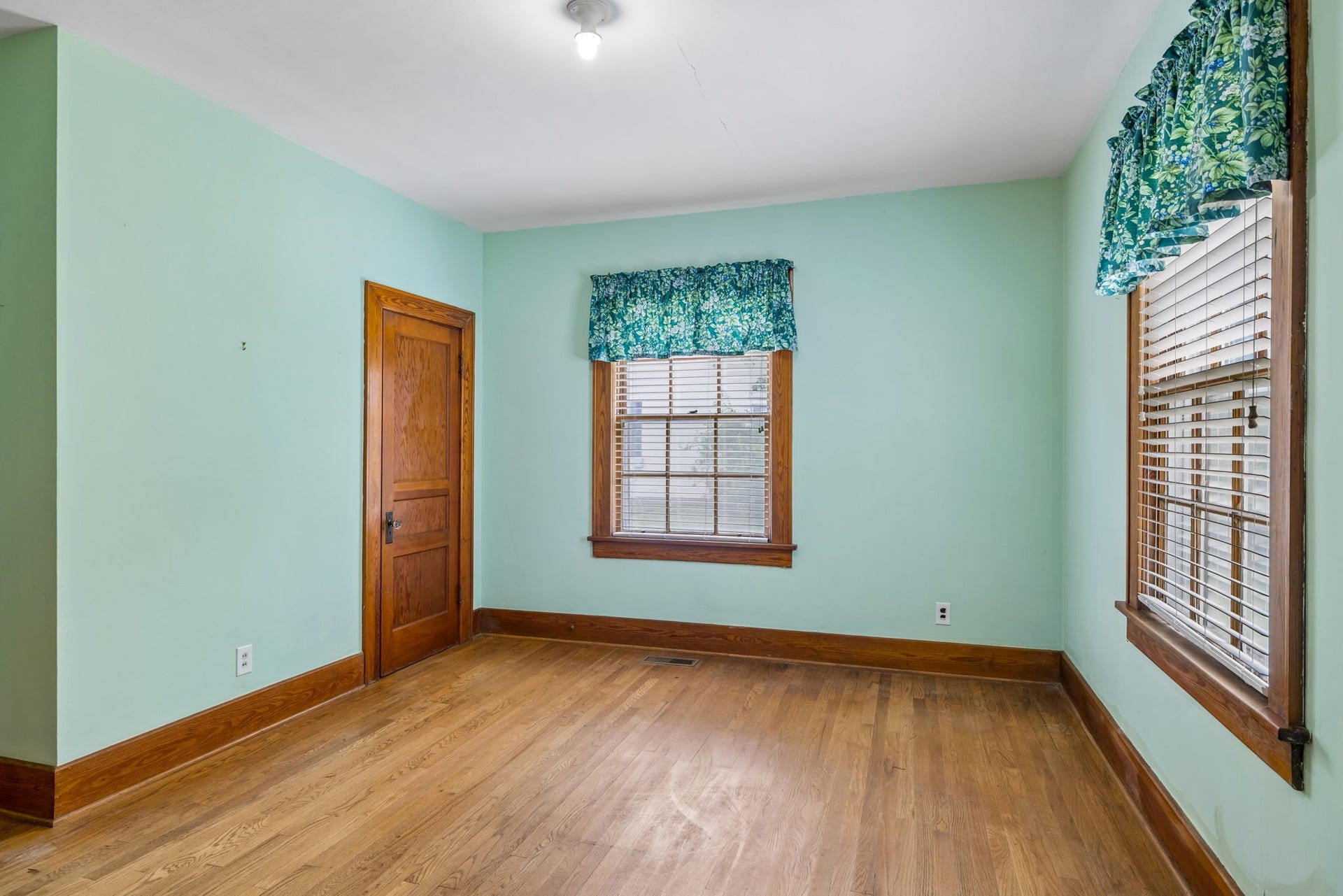 2116 Denham Ave, Columbia, TN 38401 2116 Denham Ave, Columbia, TN 38401