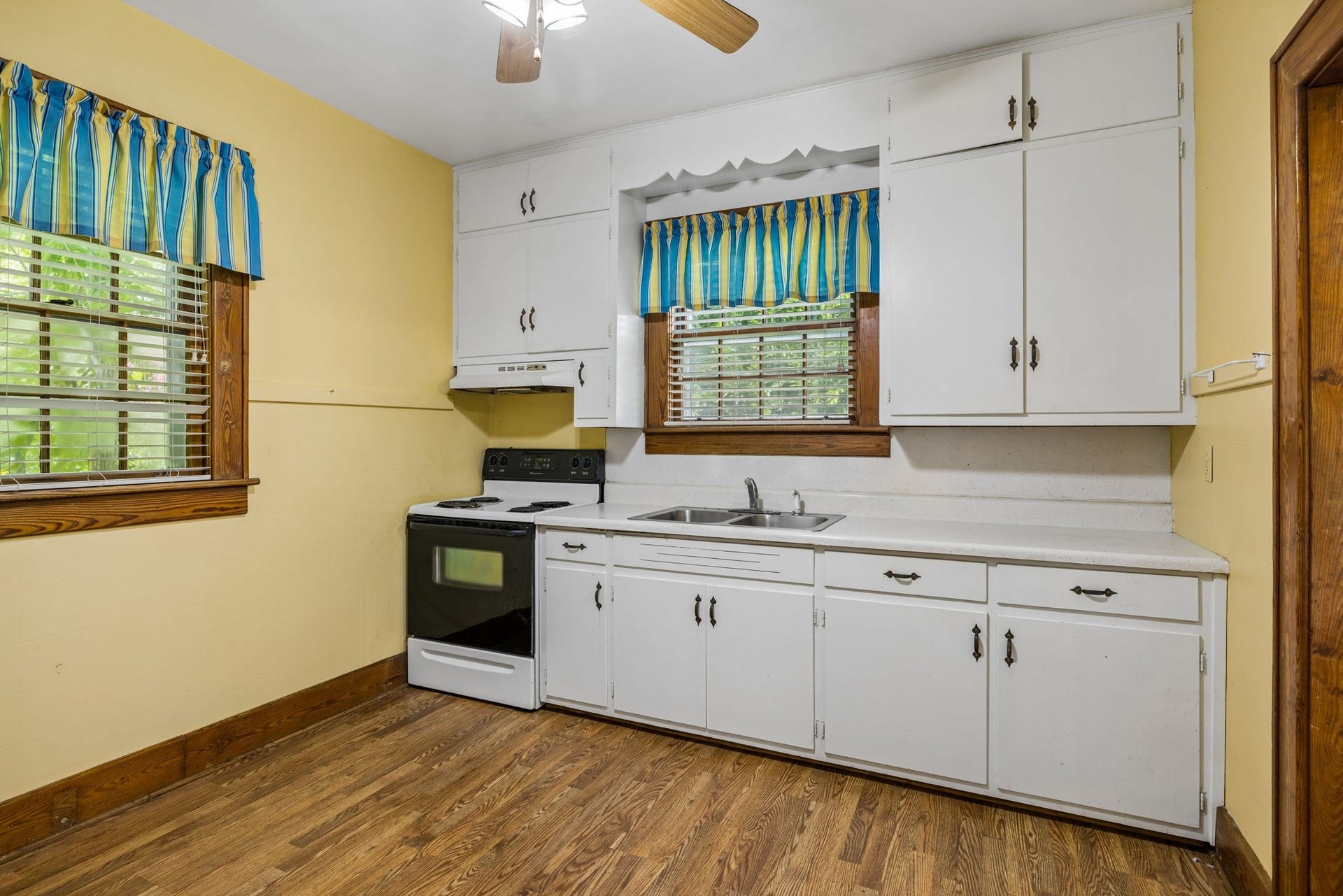 2116 Denham Ave, Columbia, TN 38401 2116 Denham Ave, Columbia, TN 38401