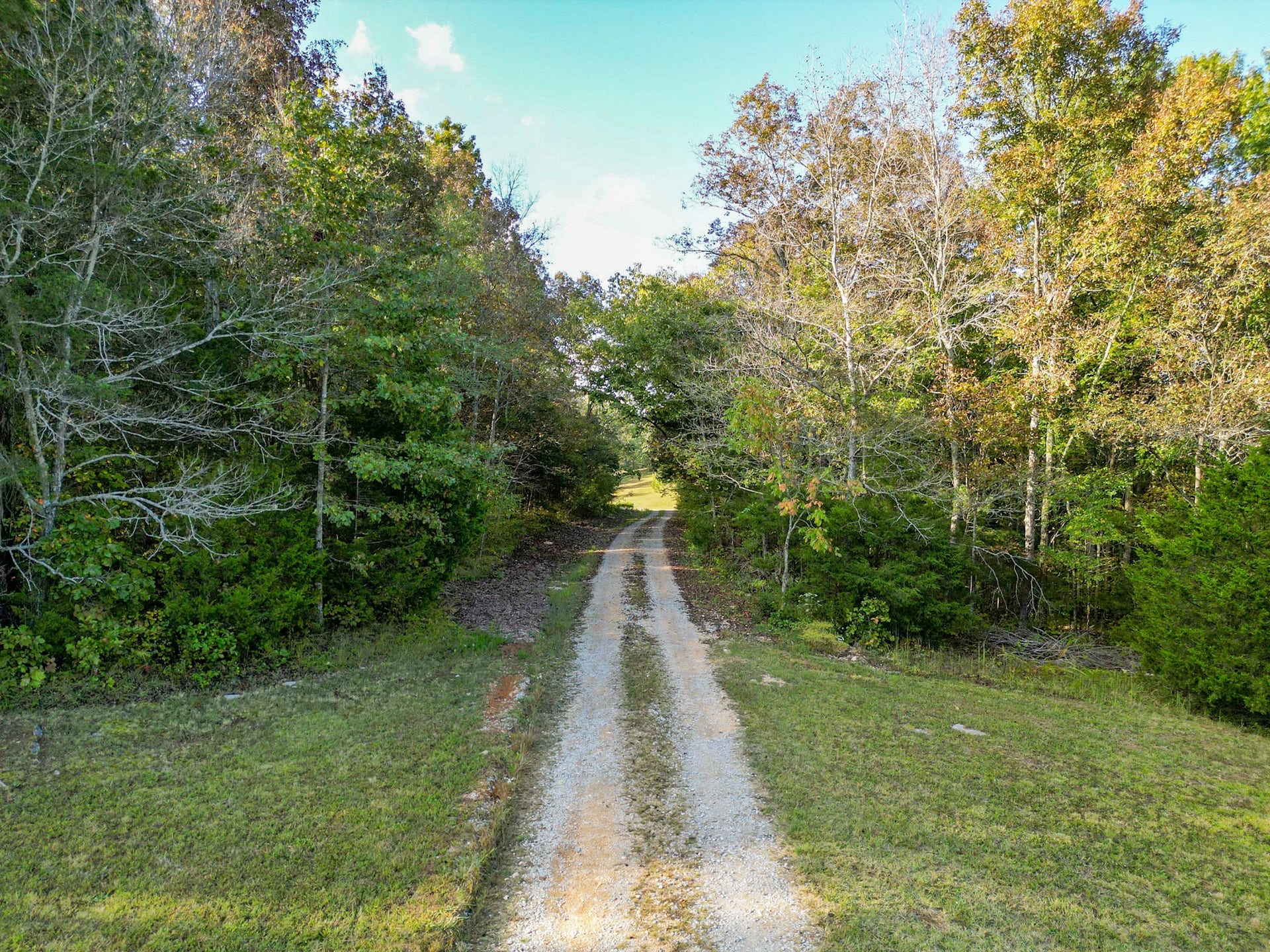2100 Hill Station Rd, Columbia, TN 38401