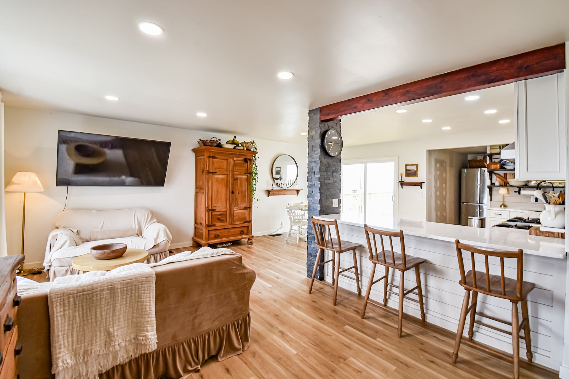 2100 Hill Station Rd, Columbia, TN 38401